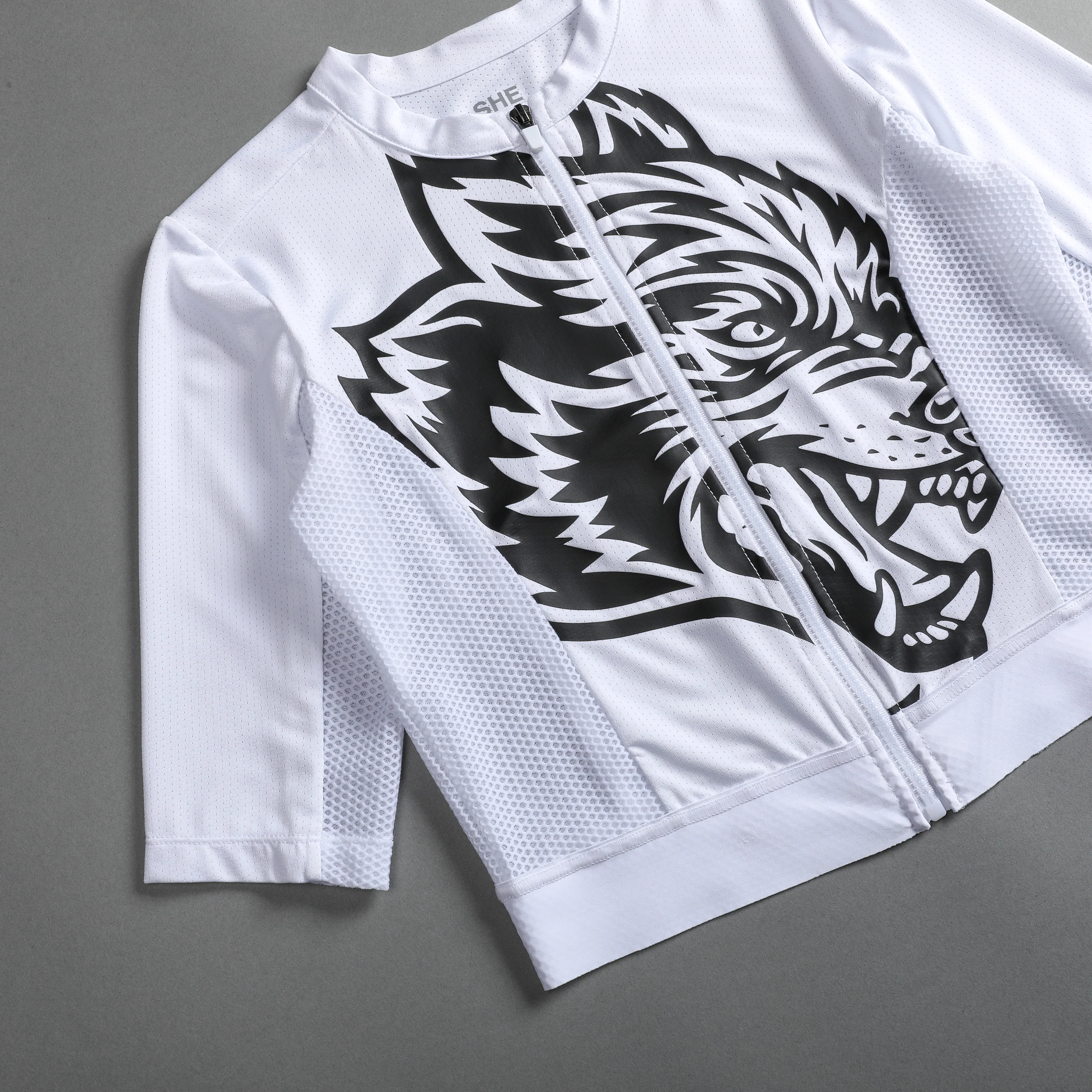 Big Wolf She Cycling Jersey in White - Image 7