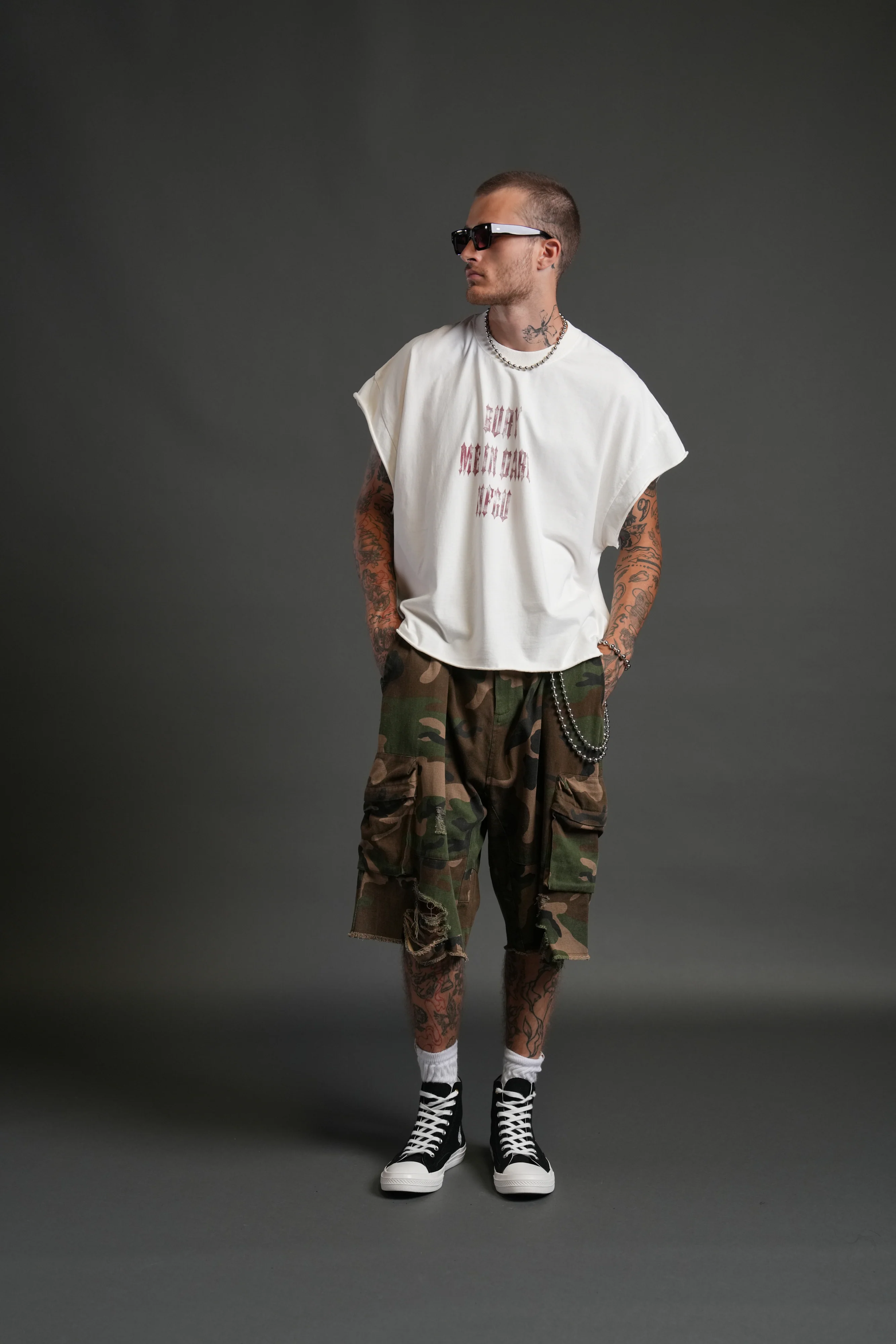 Bury Me in Darc Forever Grunge Cut-Off Tee in Cream - Image 5