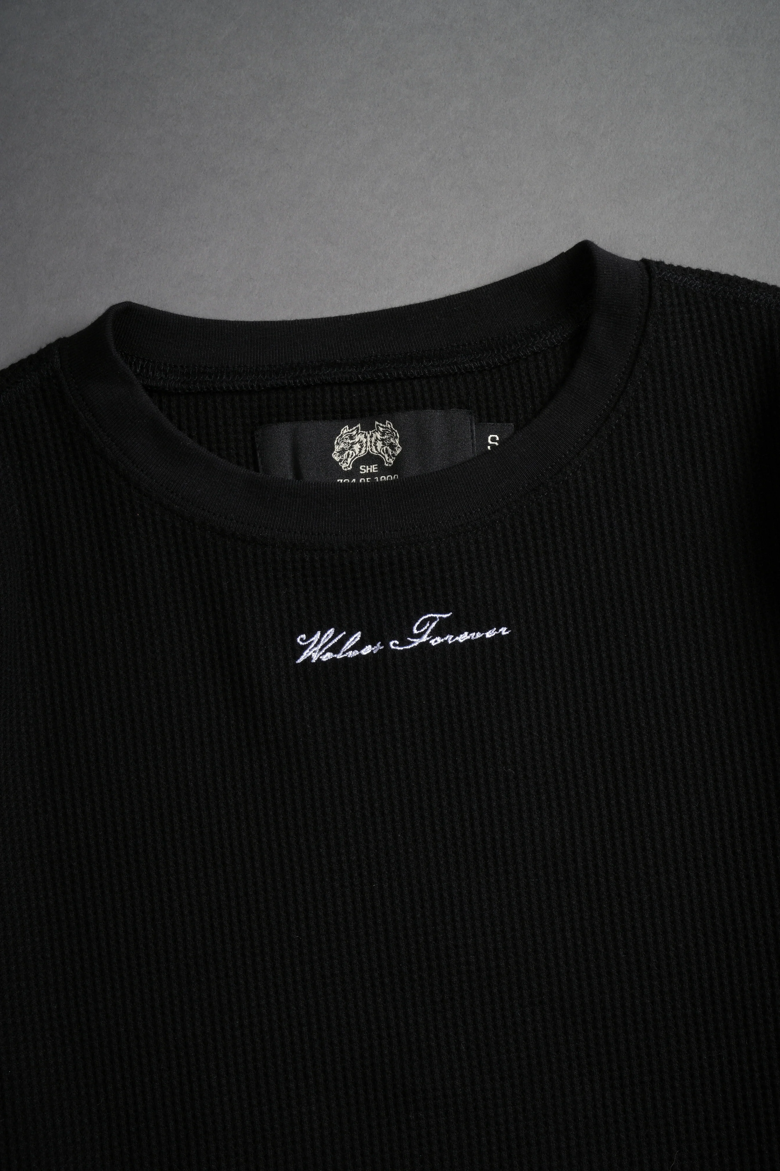 Conquer Cropped Thermal LS in Black - Image 5