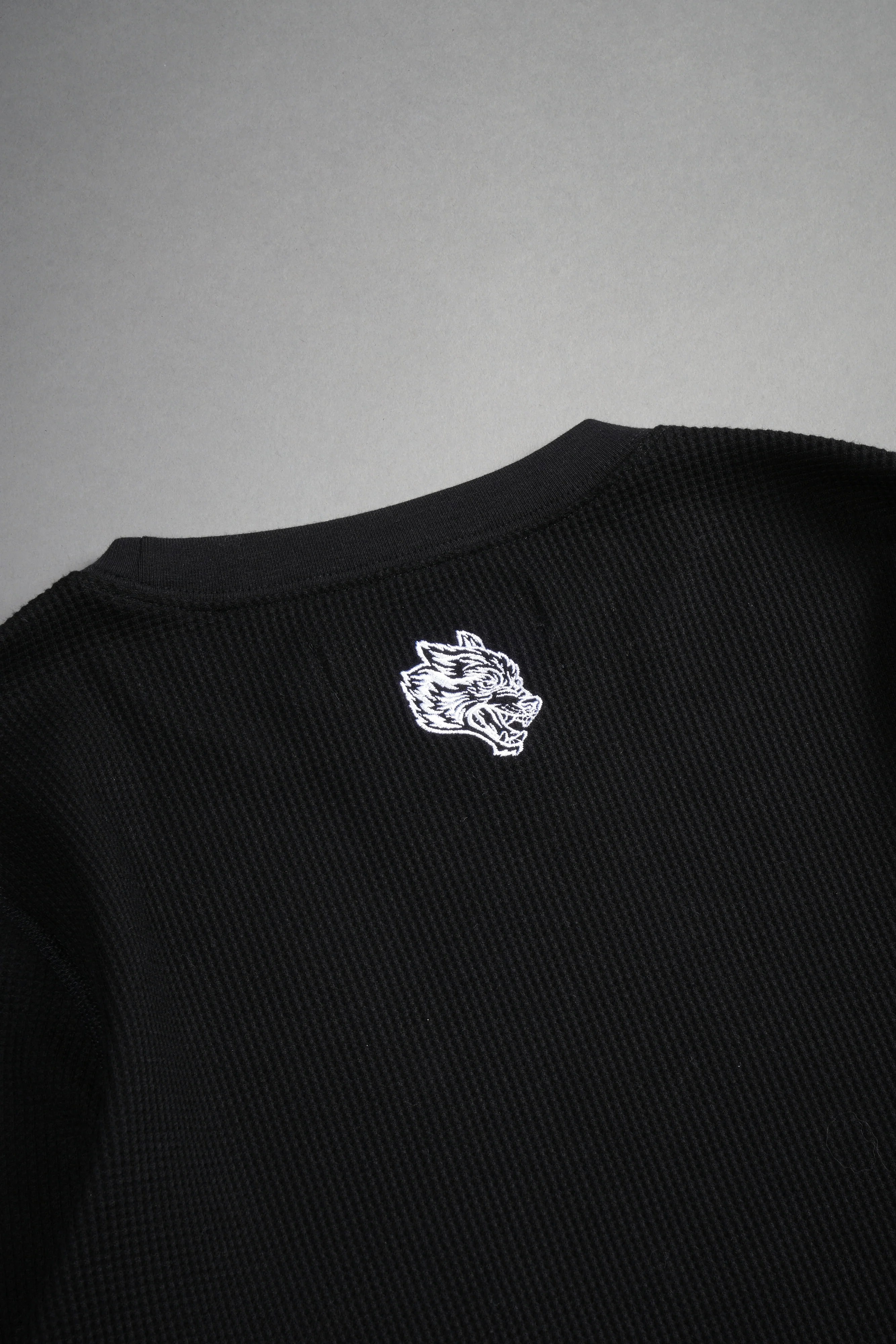 Conquer Cropped Thermal LS in Black - Image 6