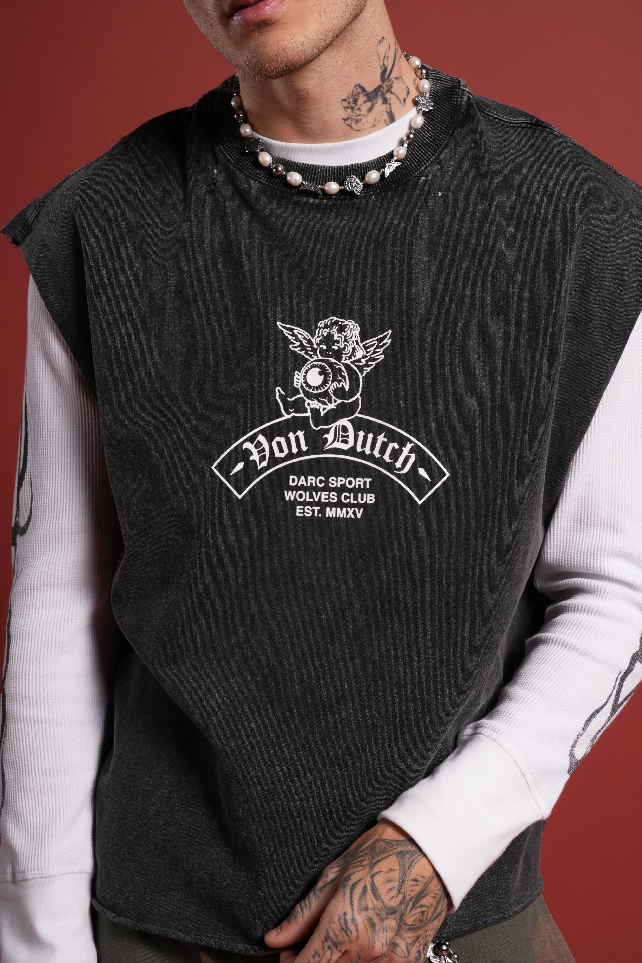 Darc Covenant Distressed Grunge Mid-Length Raw Hem Muscle Tee in Black - Image 7
