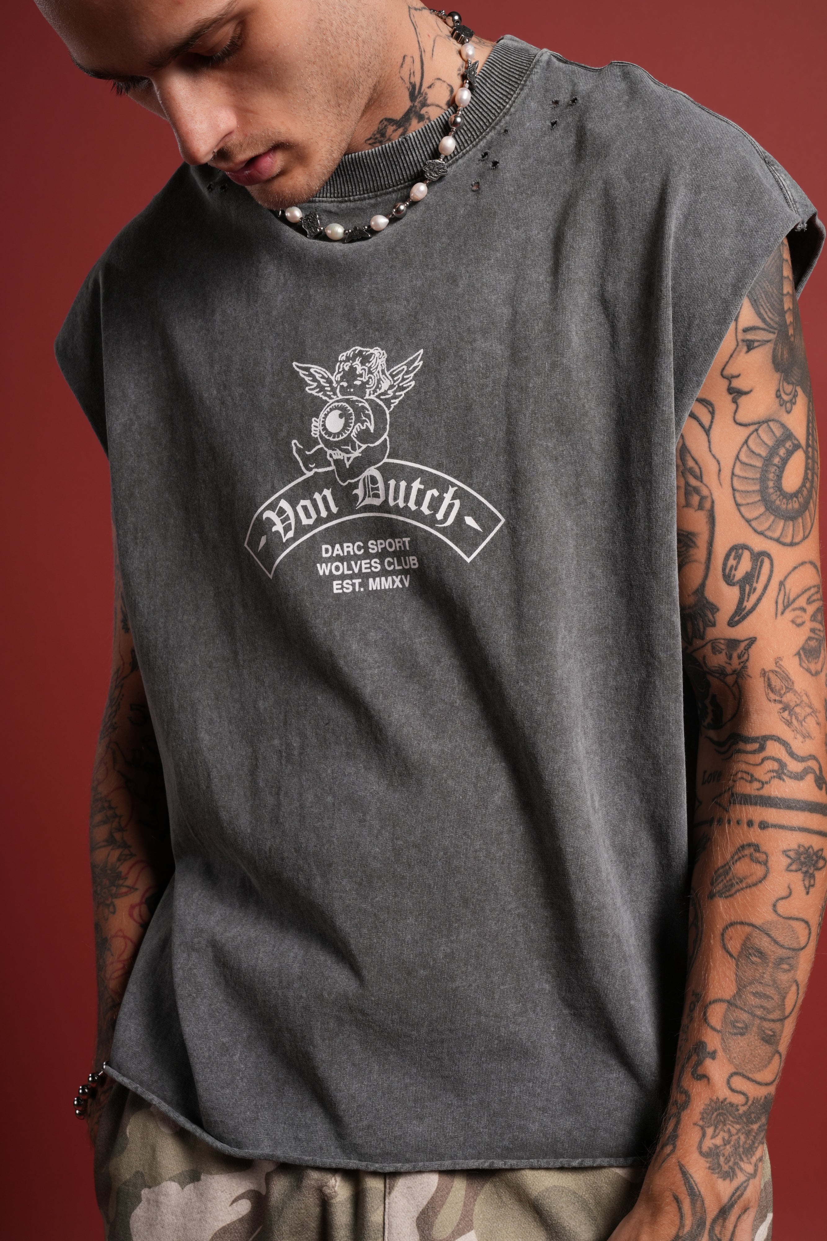 Darc Covenant Distressed Grunge Mid-Length Raw Hem Muscle Tee in Wolf Gray - Image 11