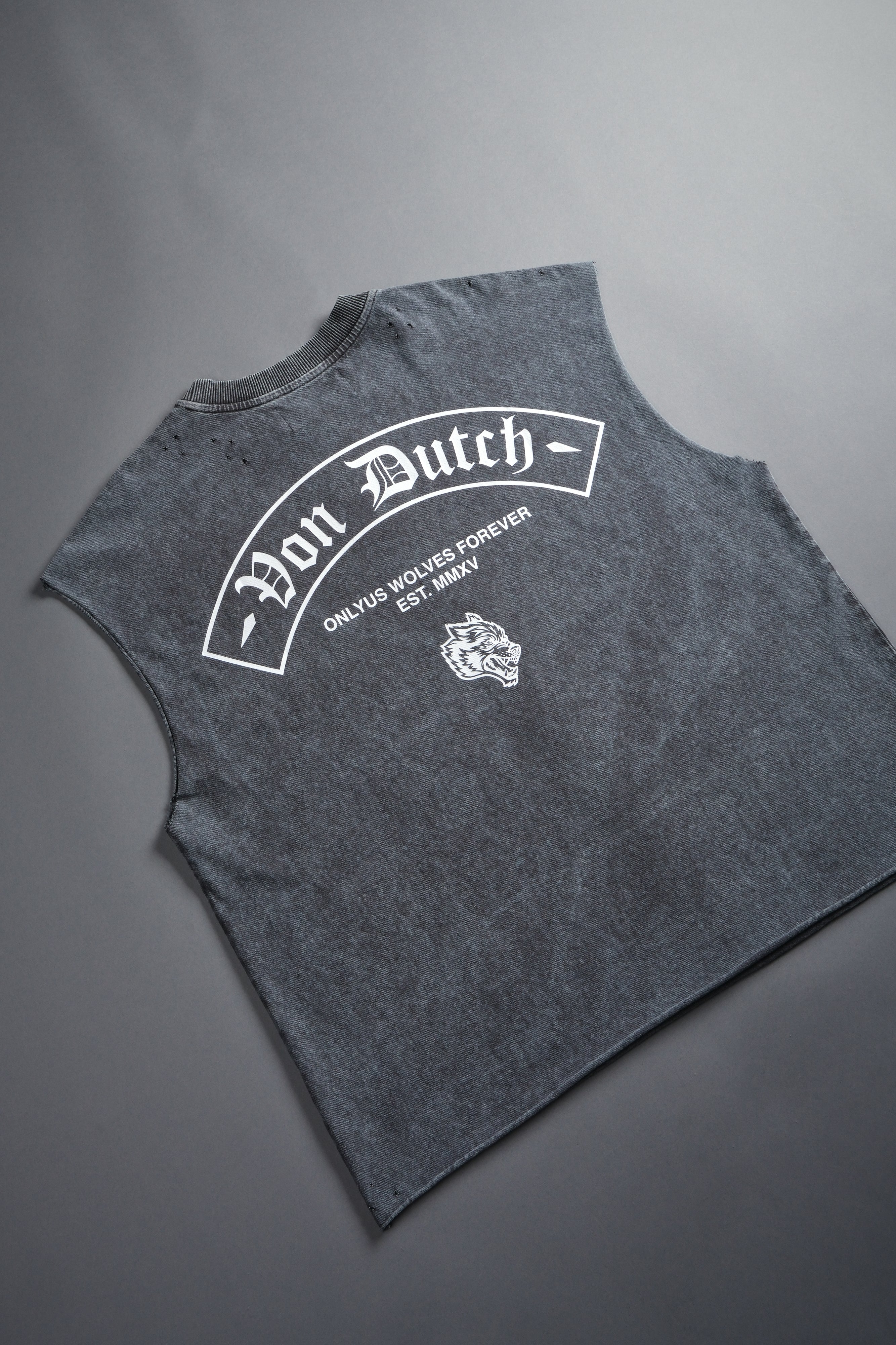 Darc Covenant Distressed Grunge Mid-Length Raw Hem Muscle Tee in Wolf Gray - Image 8