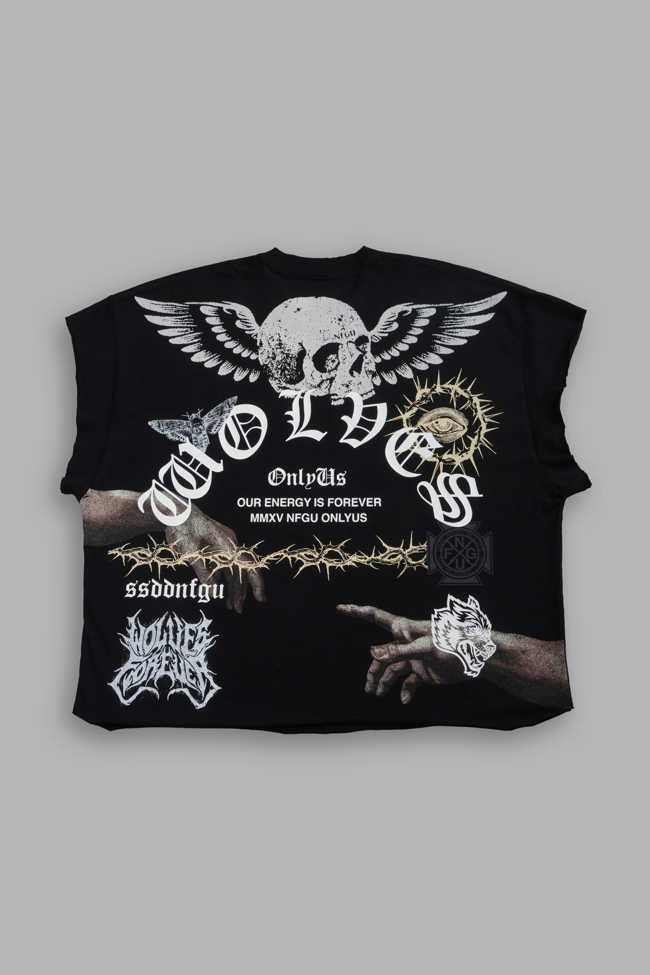 Darc Creed Grunge Cut-Off Tee in Black