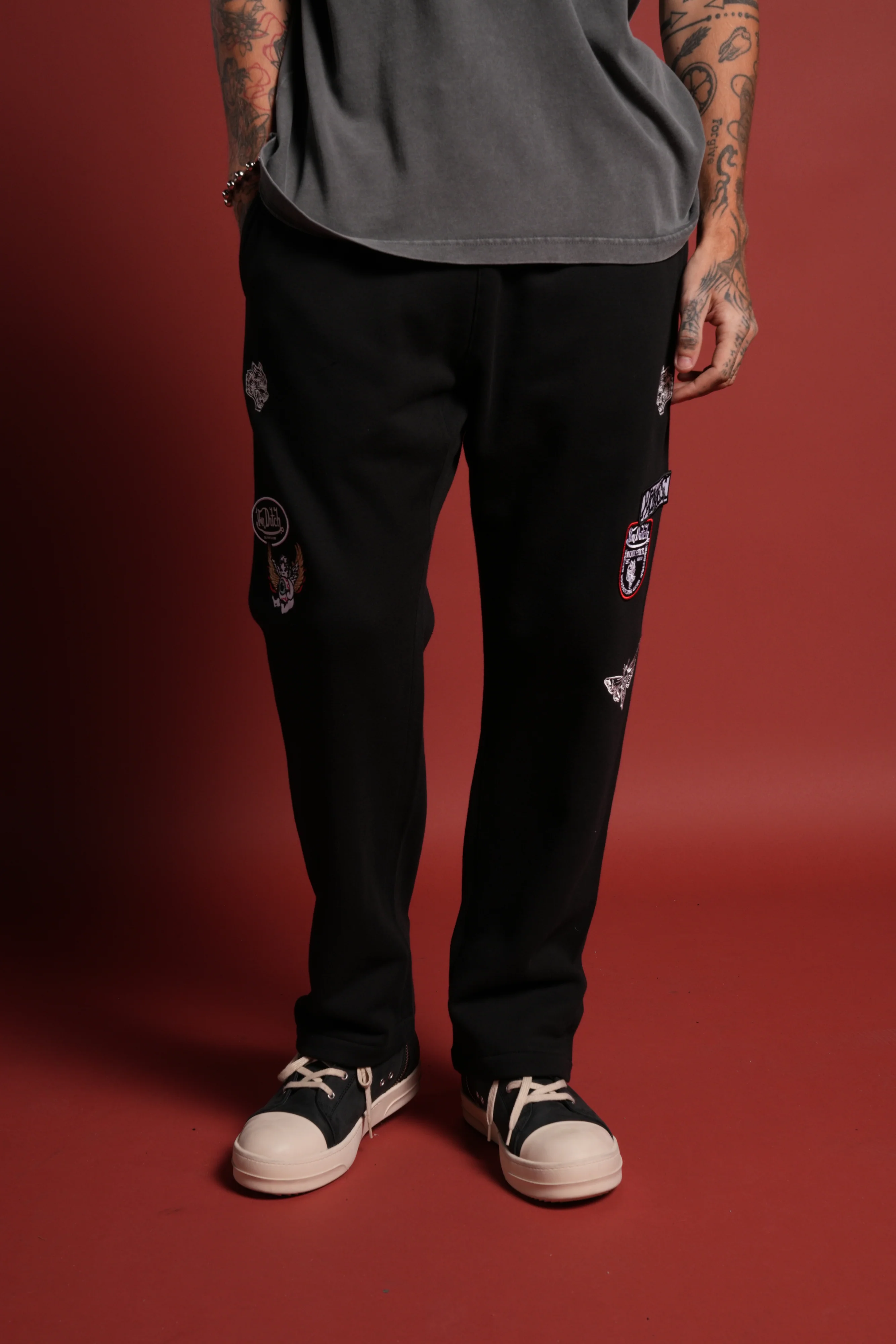 Darc Kulture Bigelow Cargo Sweat Pants in Black - Image 2
