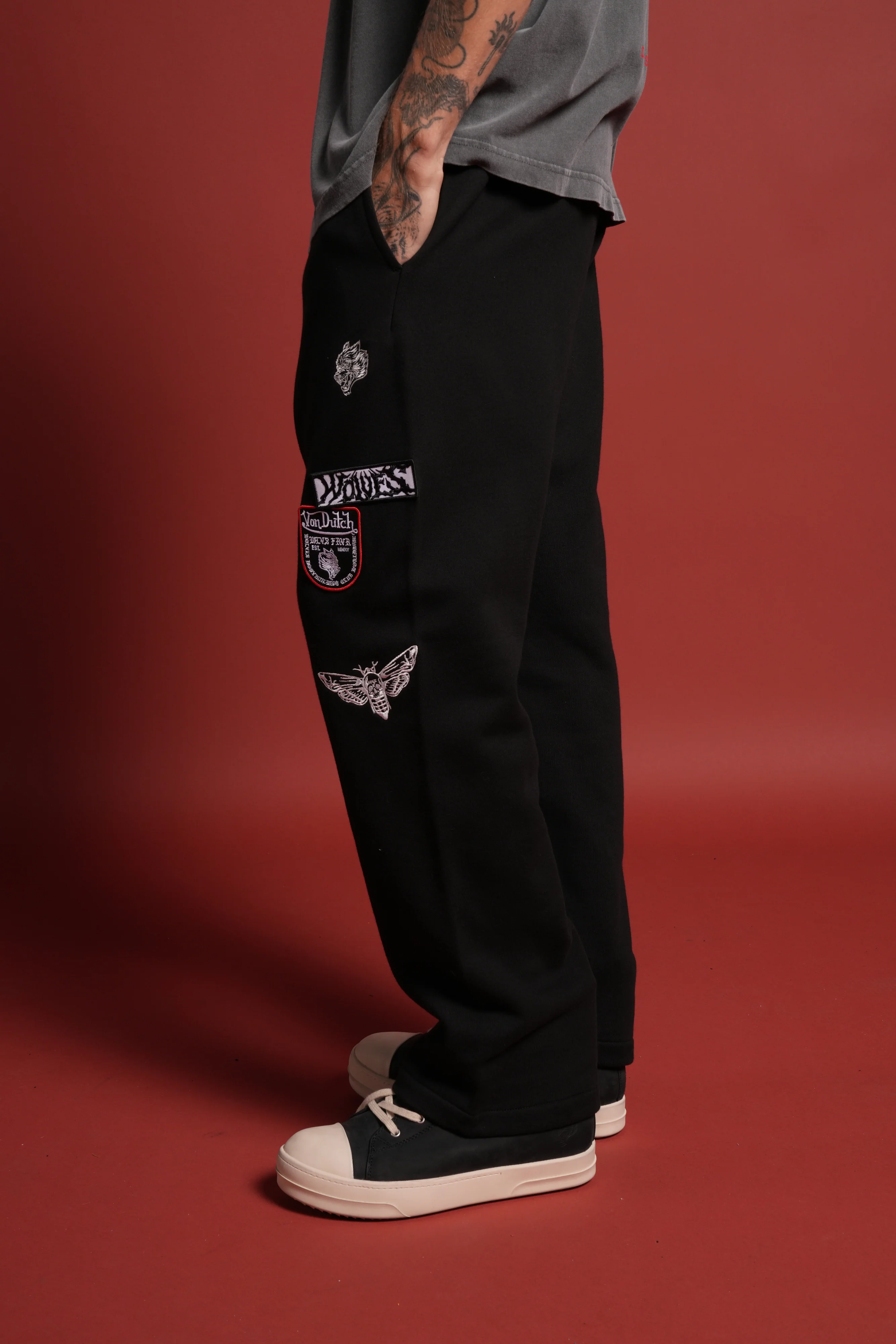 Darc Kulture Bigelow Cargo Sweat Pants in Black - Image 4