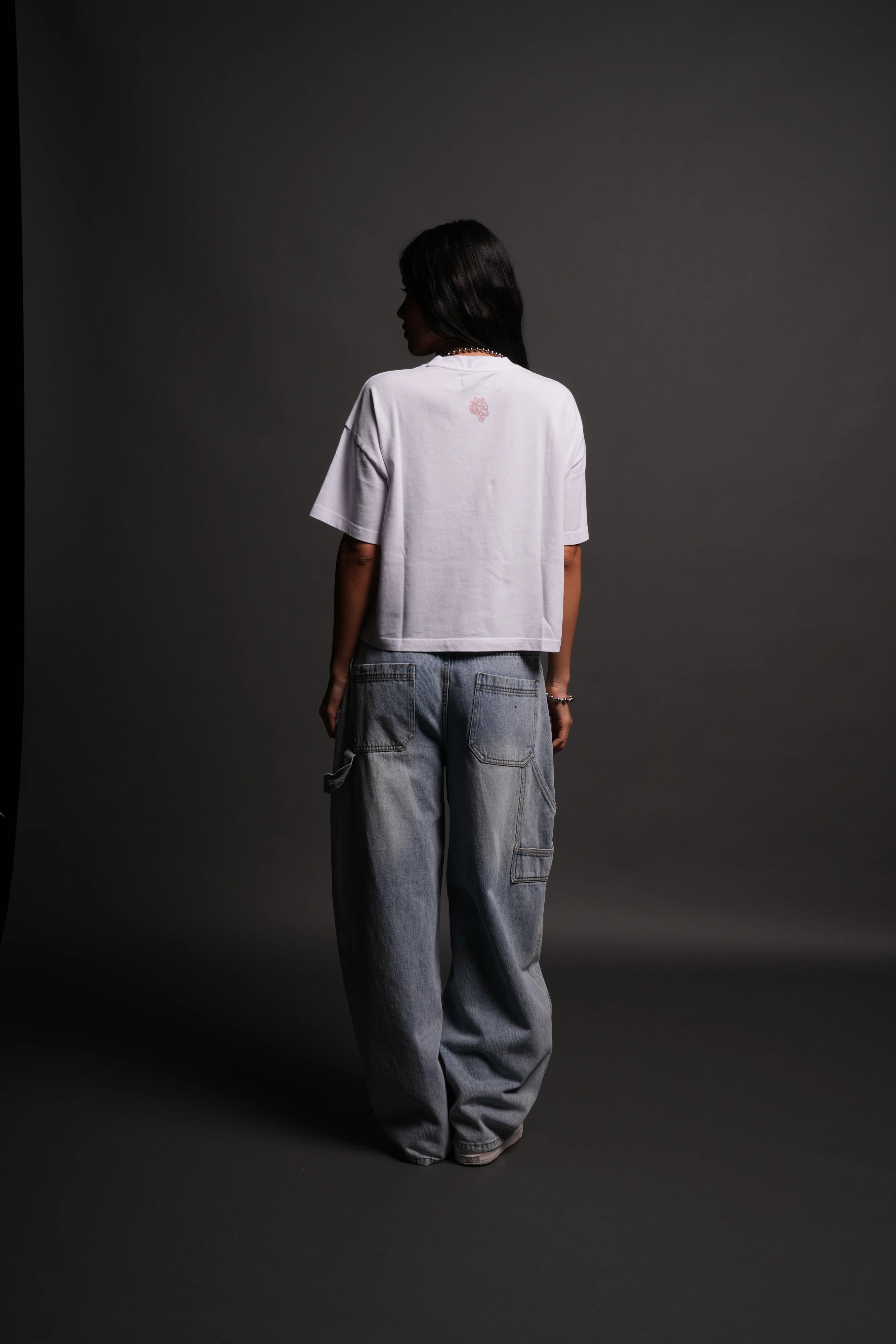 Del Amor Ultrawide "Premium" Crop Tee in White - Image 6