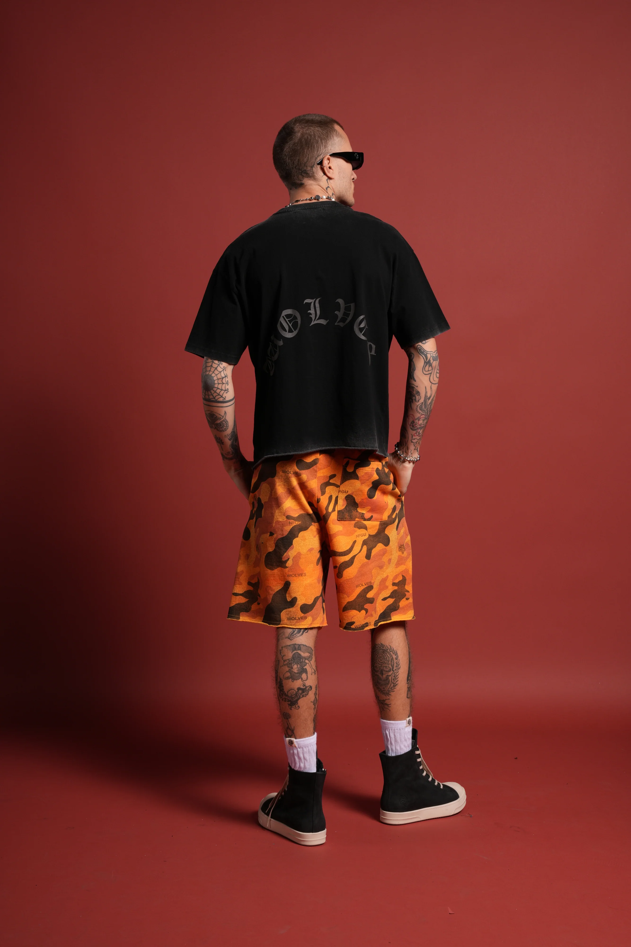 DSVD Legacy Grunge Mid-Length Raw Hem Tee in Black - Image 6