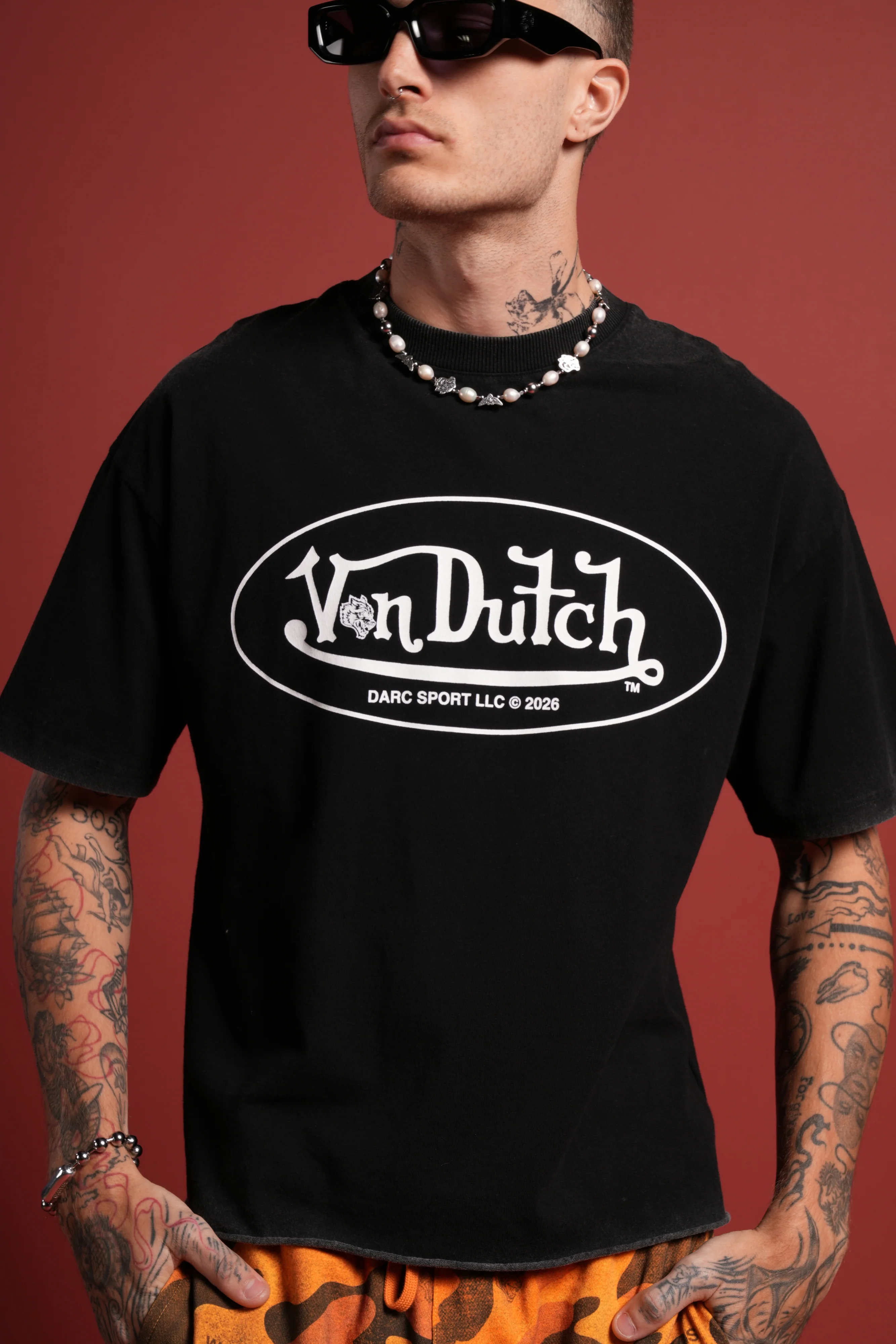 DSVD Legacy Grunge Mid-Length Raw Hem Tee in Black - Image 7