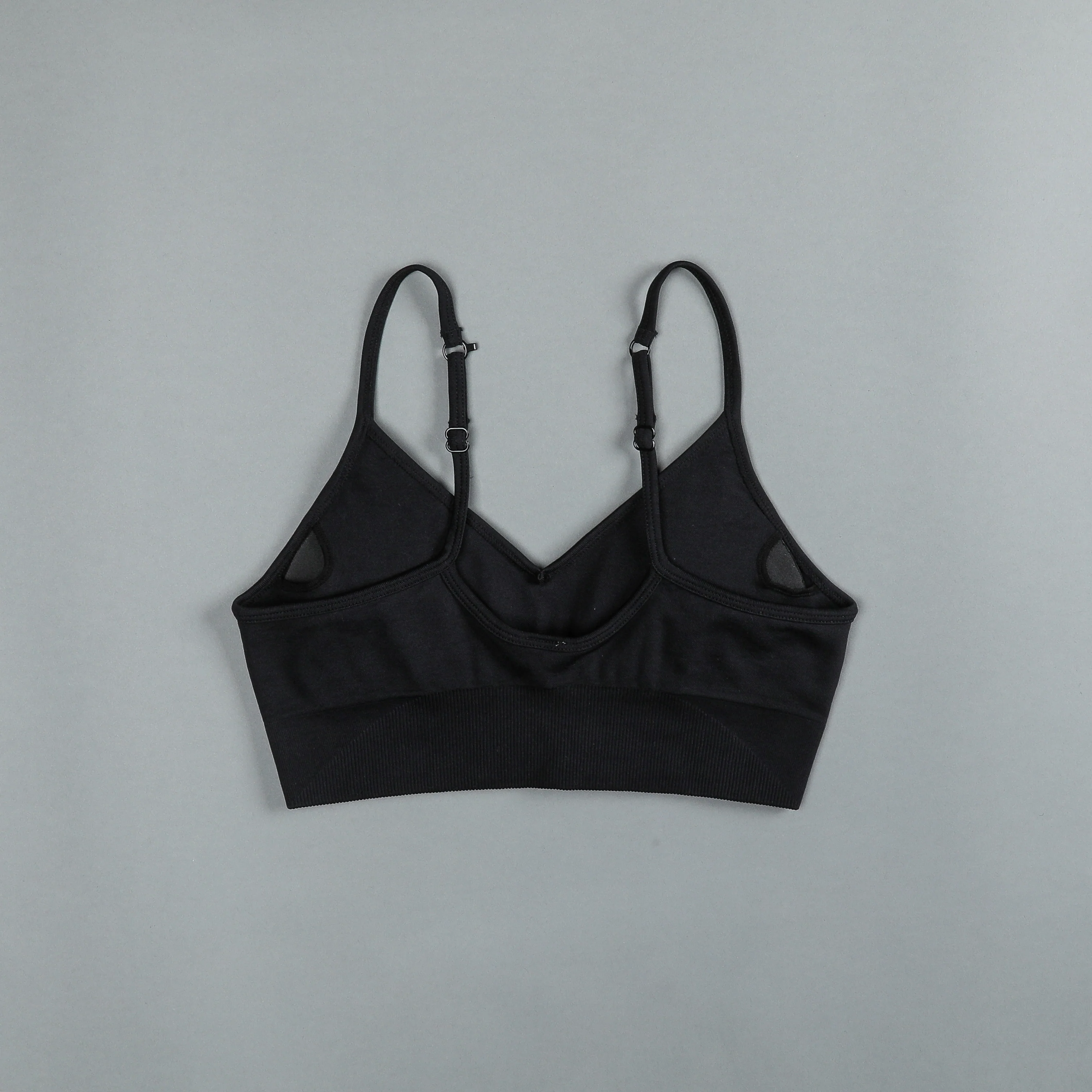 Dual "Everson Seamless" Sports Bra in Black - Image 4