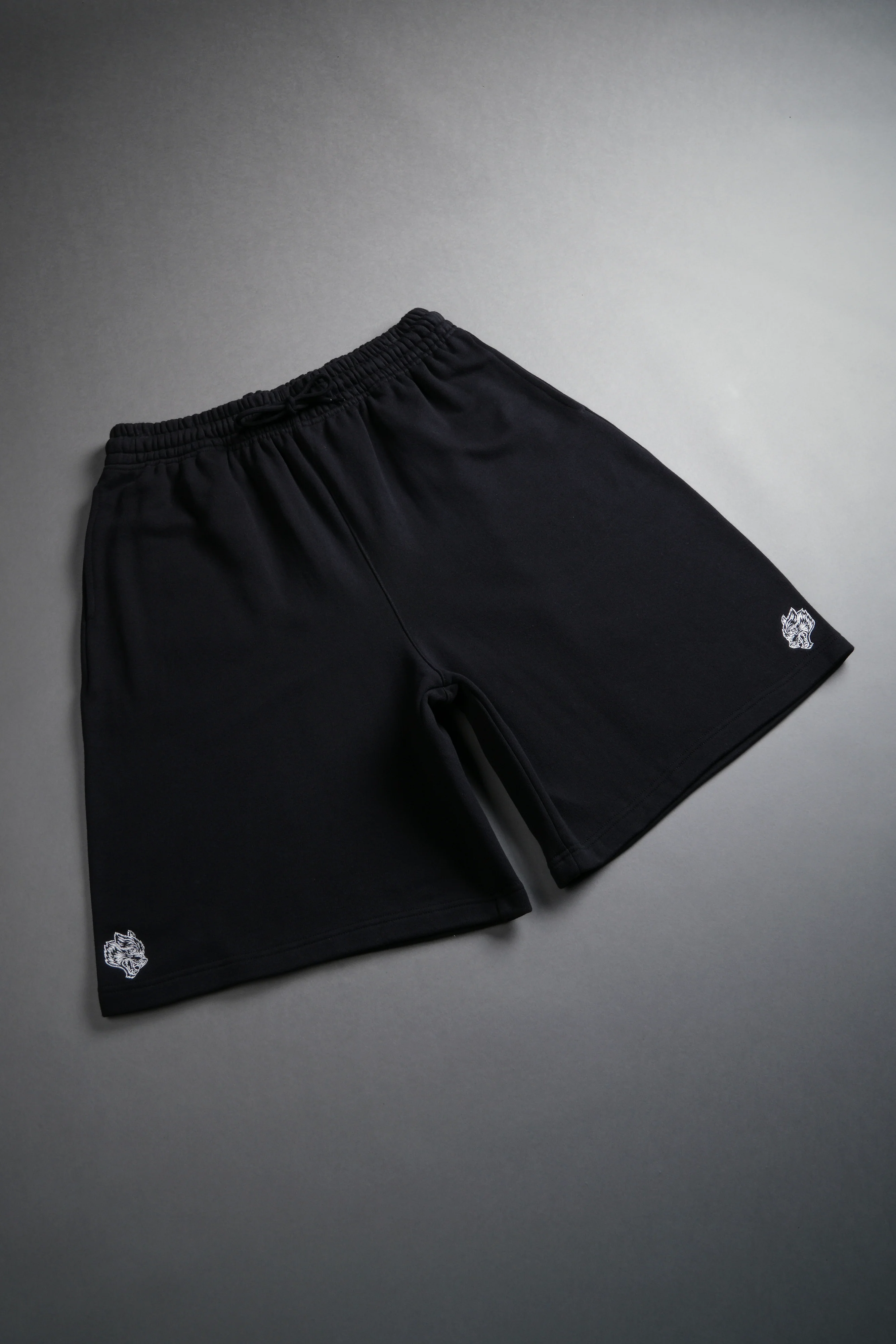 Dual Wolf Oversized Osiris Sweat Shorts in Black - Image 7