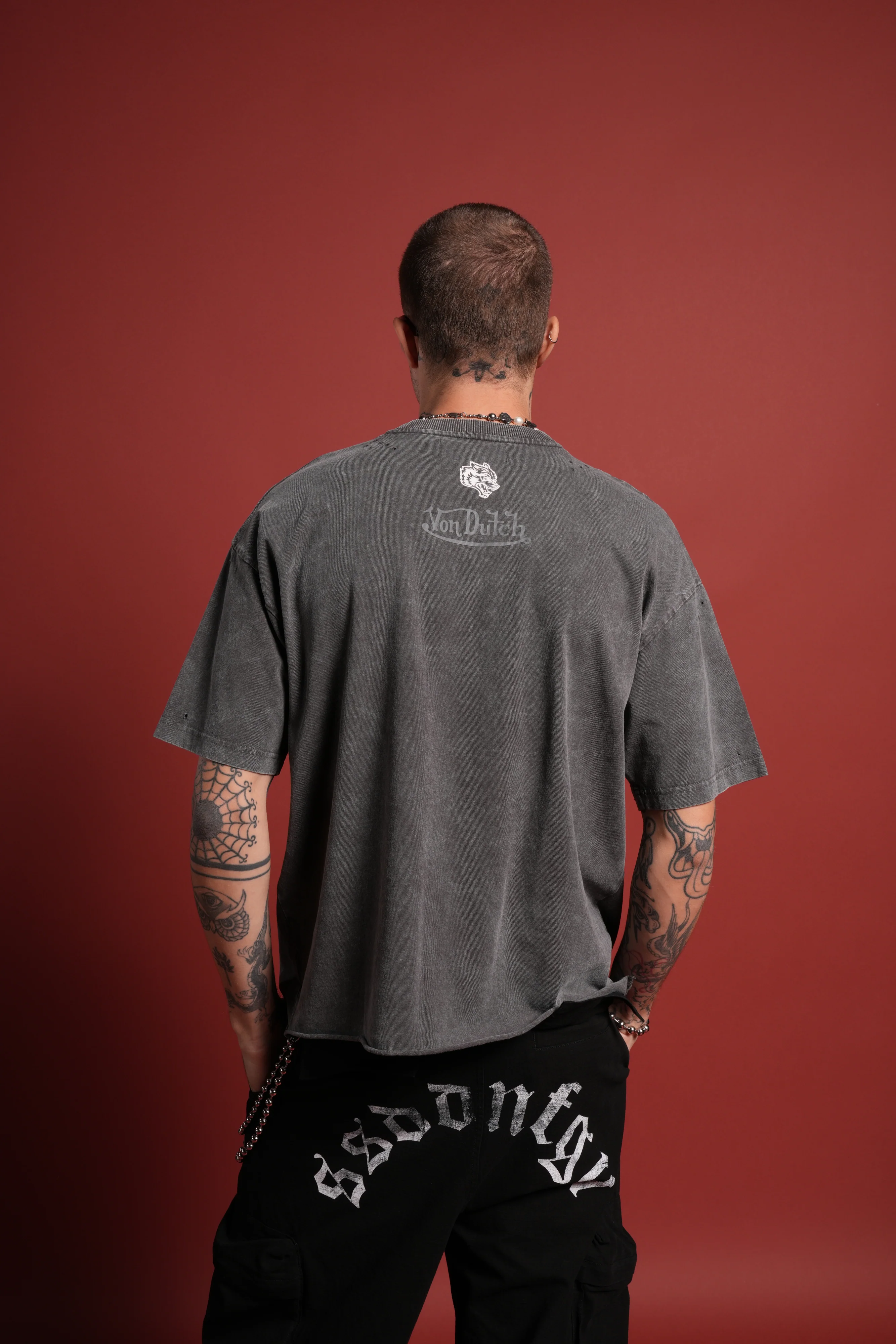 Flight Club Distressed Grunge Mid-Length Raw Hem Tee in Wolf Gray - Image 2