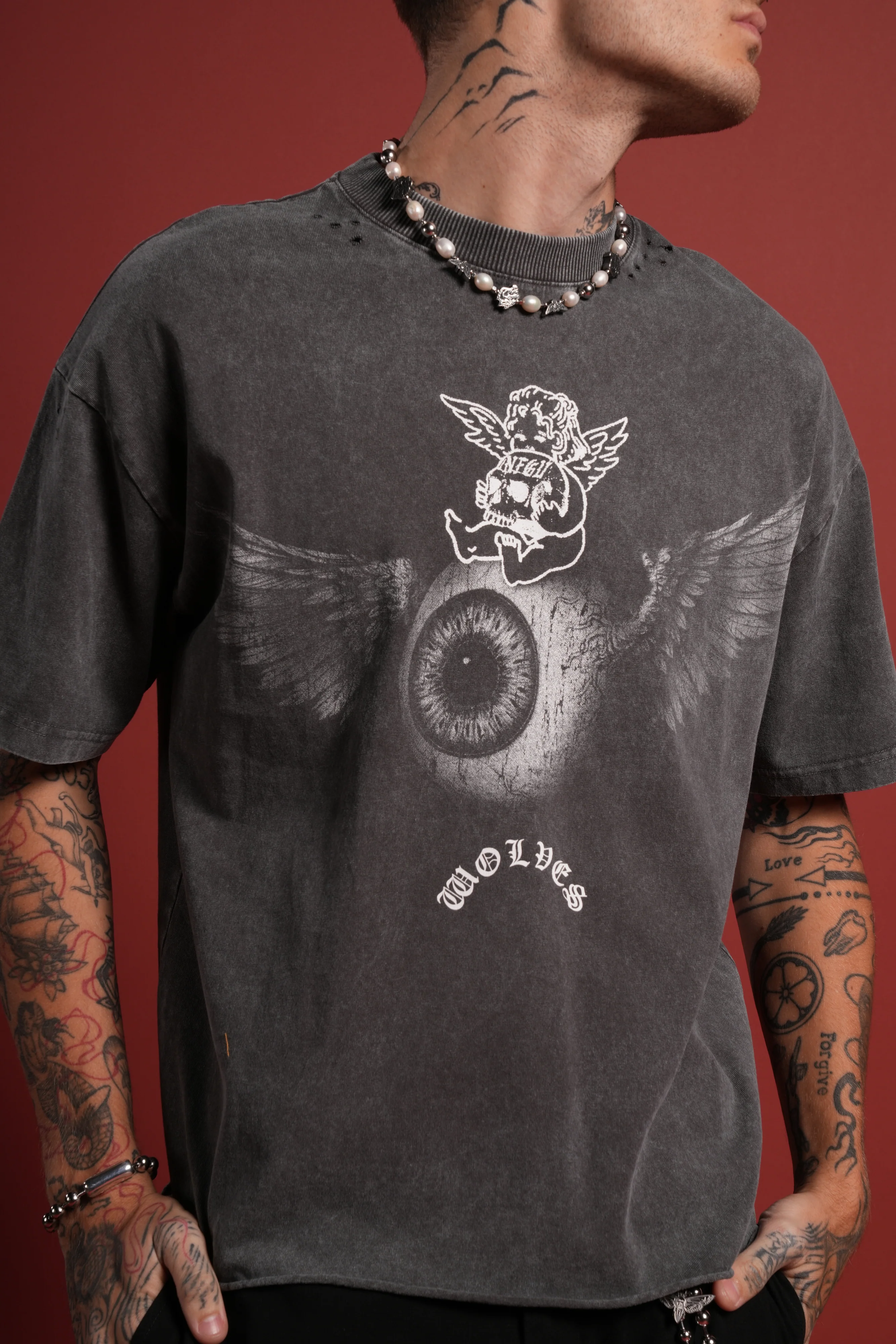 Flight Club Distressed Grunge Mid-Length Raw Hem Tee in Wolf Gray - Image 5