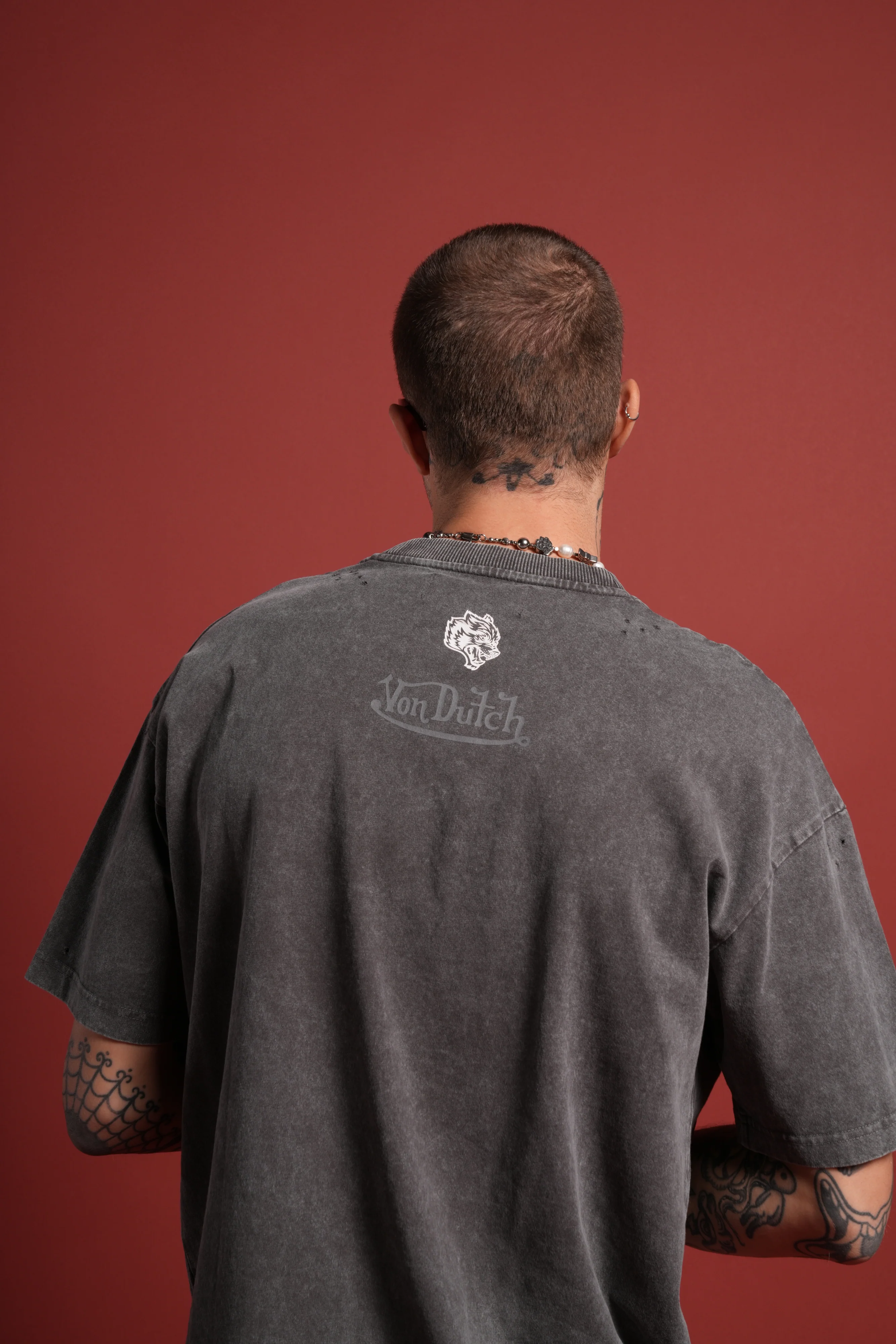 Flight Club Distressed Grunge Mid-Length Raw Hem Tee in Wolf Gray - Image 6