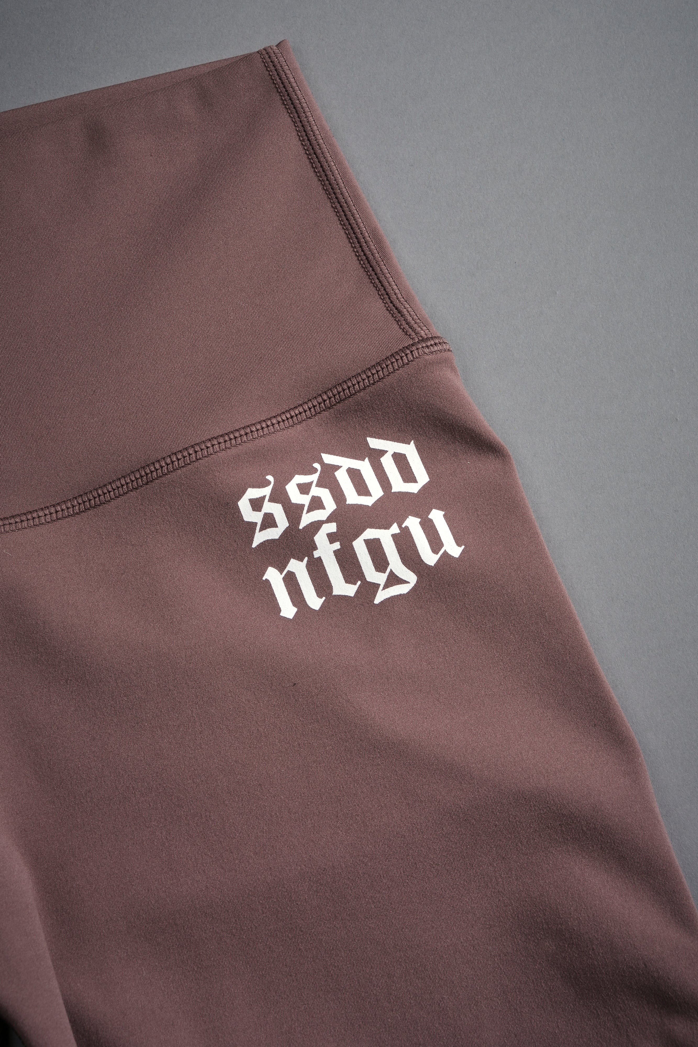 Guidance "Energy" Pump Shorts in Shadow Mauve - Image 6