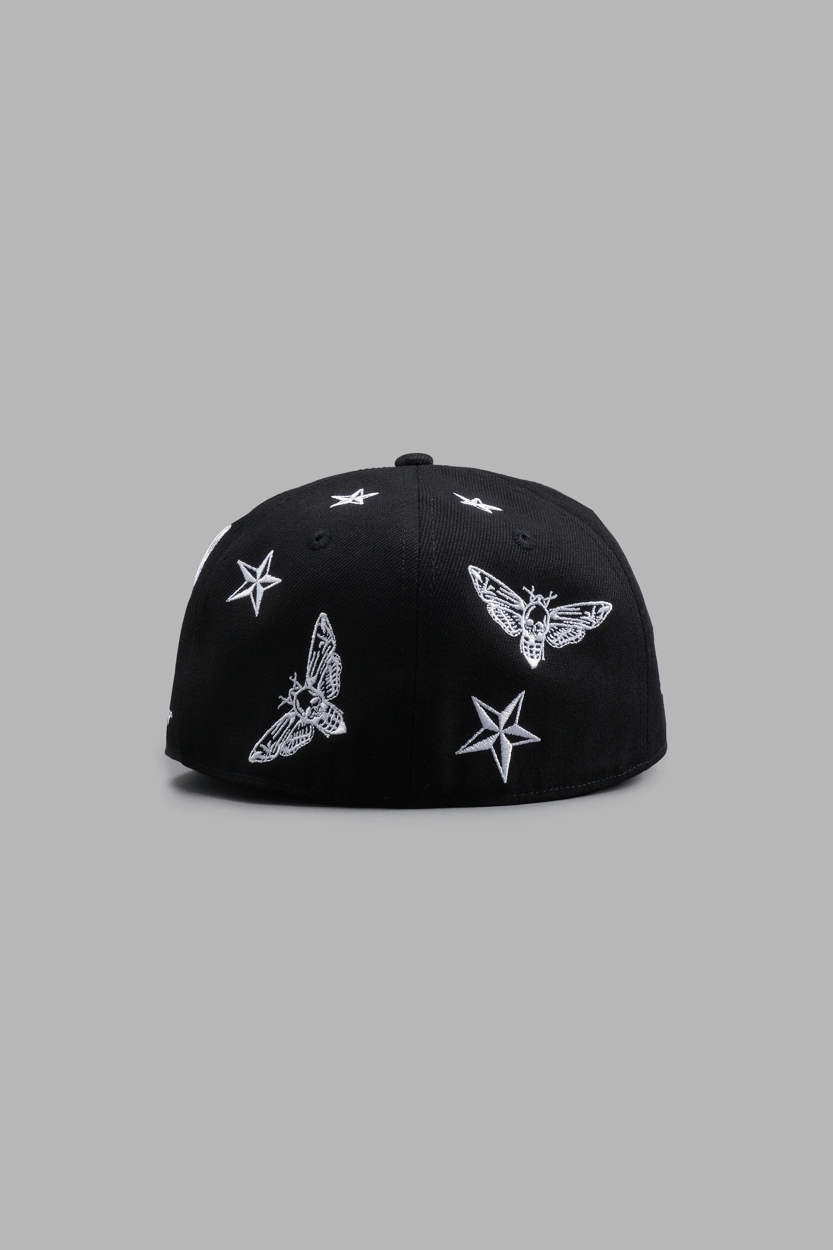 Guidance Fitted Hat in Black - Image 3