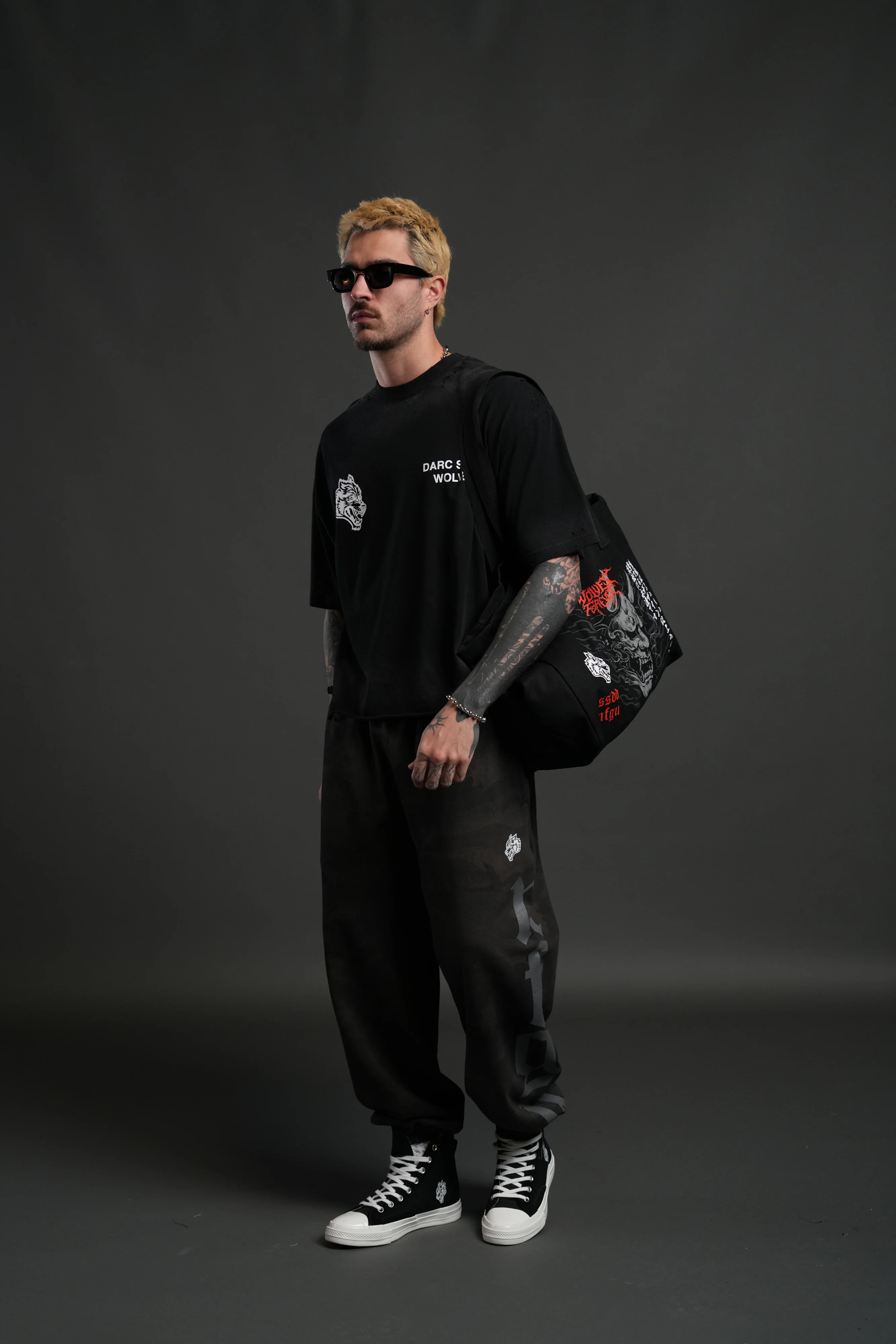 Hannya Inferno Canvas Tote in Black - Image 10