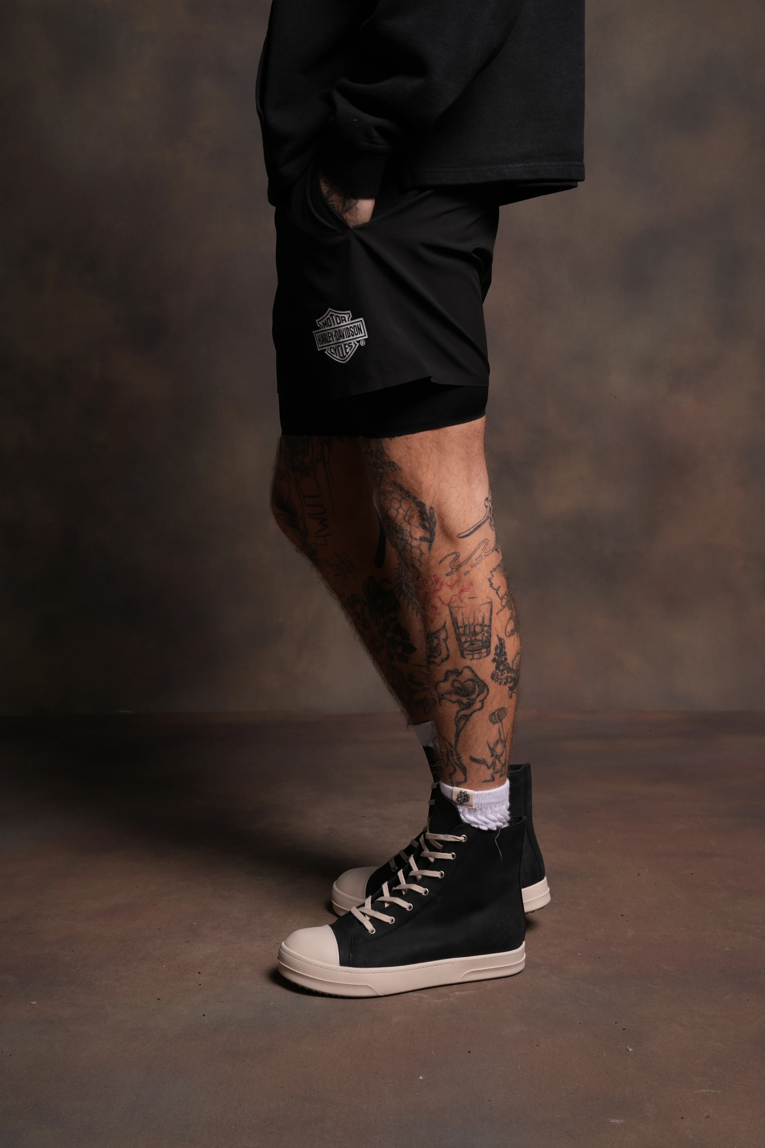 Harley-Davidson Wolves Compression Shorts in Black - Image 4