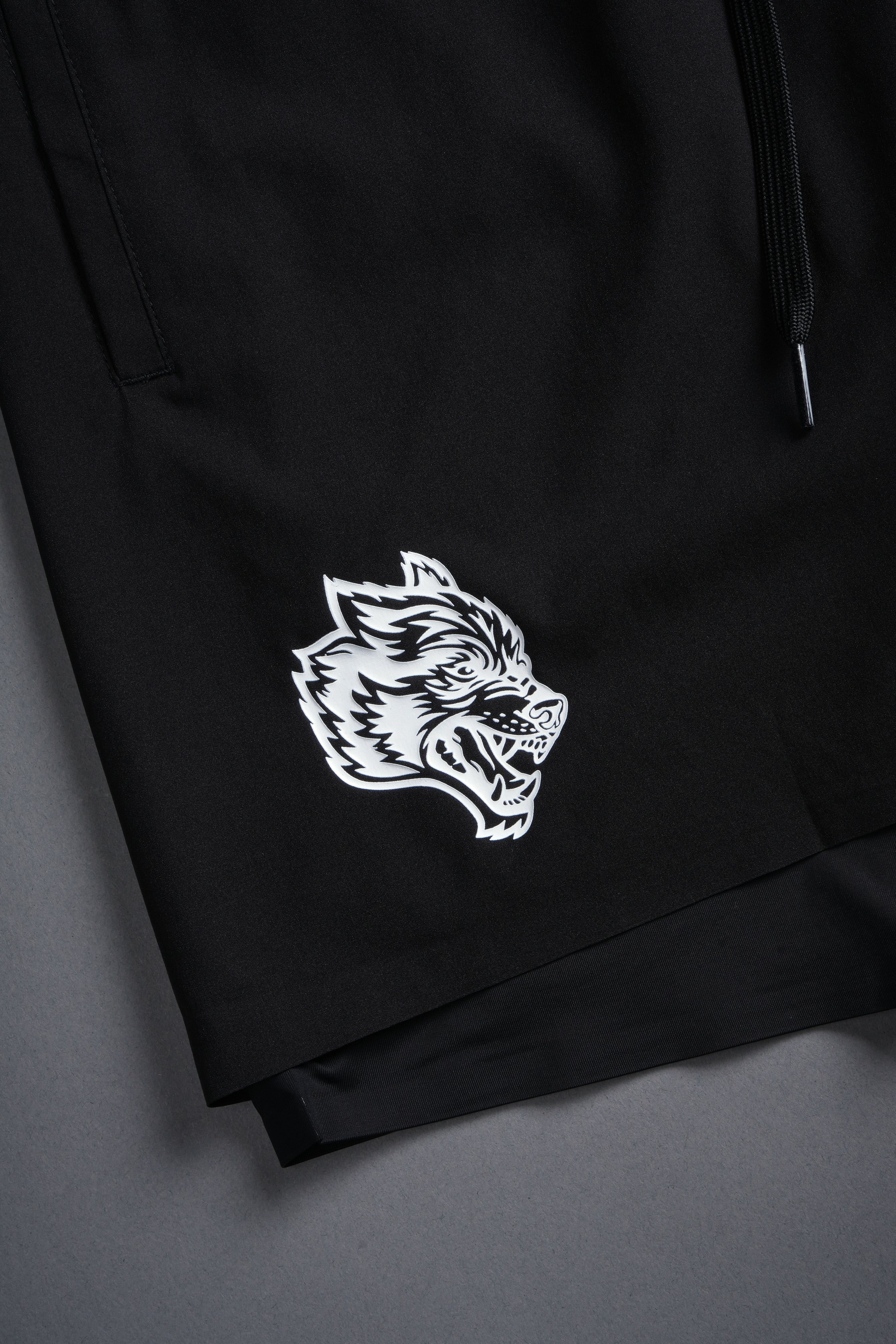 Harley-Davidson Wolves Compression Shorts in Black - Image 9