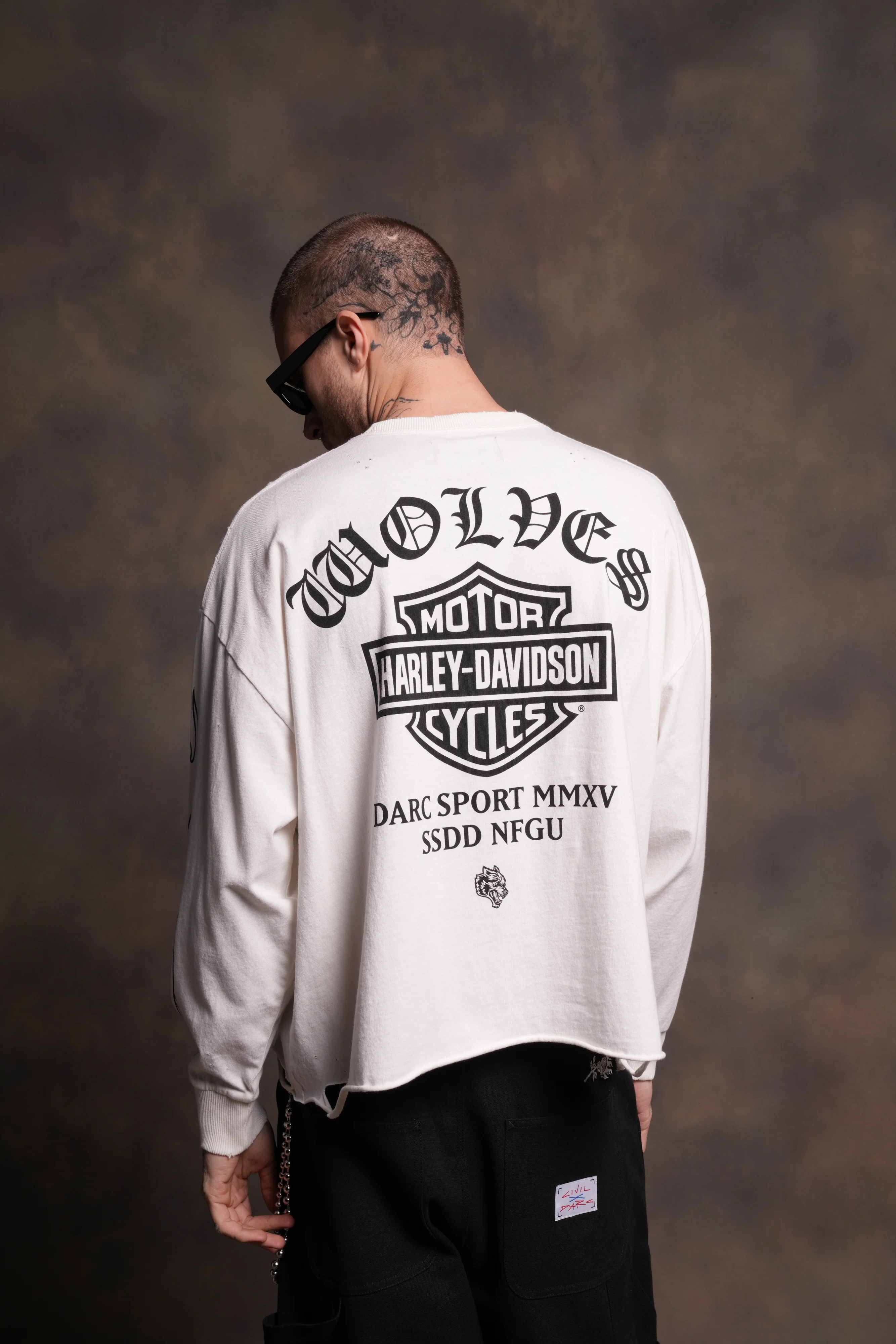 Harley-Davidson Wolves Distressed Grunge "Box Cut" L/S Tee in Cream - Image 4