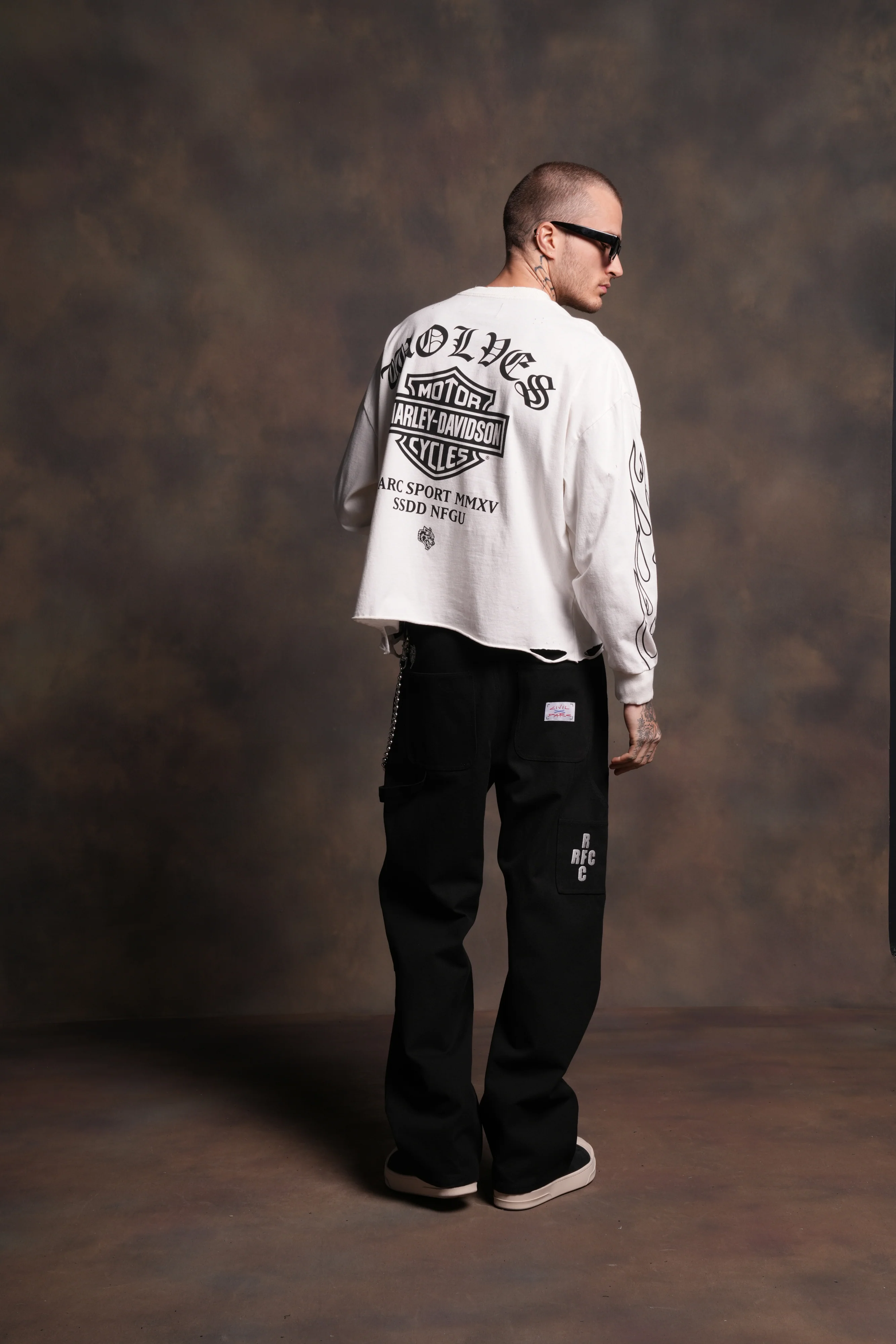 Harley-Davidson Wolves Distressed Grunge "Box Cut" L/S Tee in Cream - Image 6