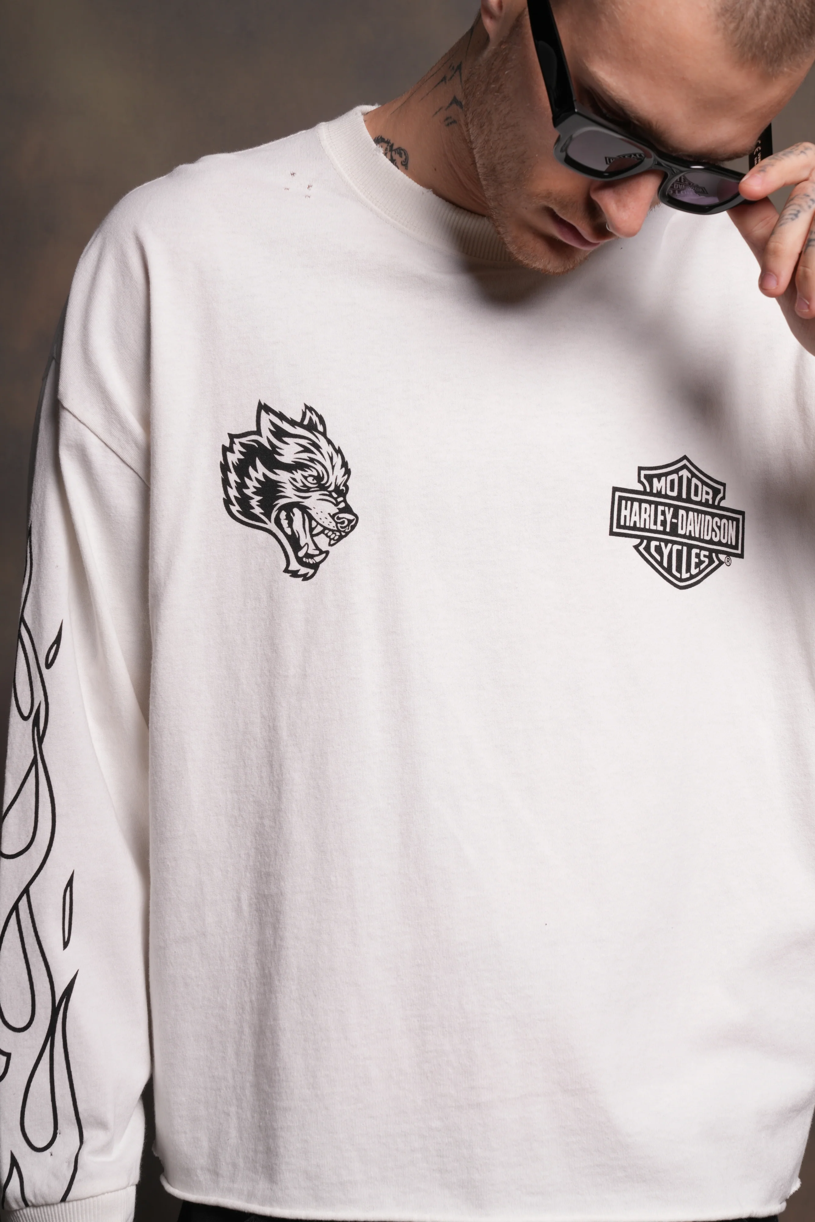 Harley-Davidson Wolves Distressed Grunge "Box Cut" L/S Tee in Cream - Image 7