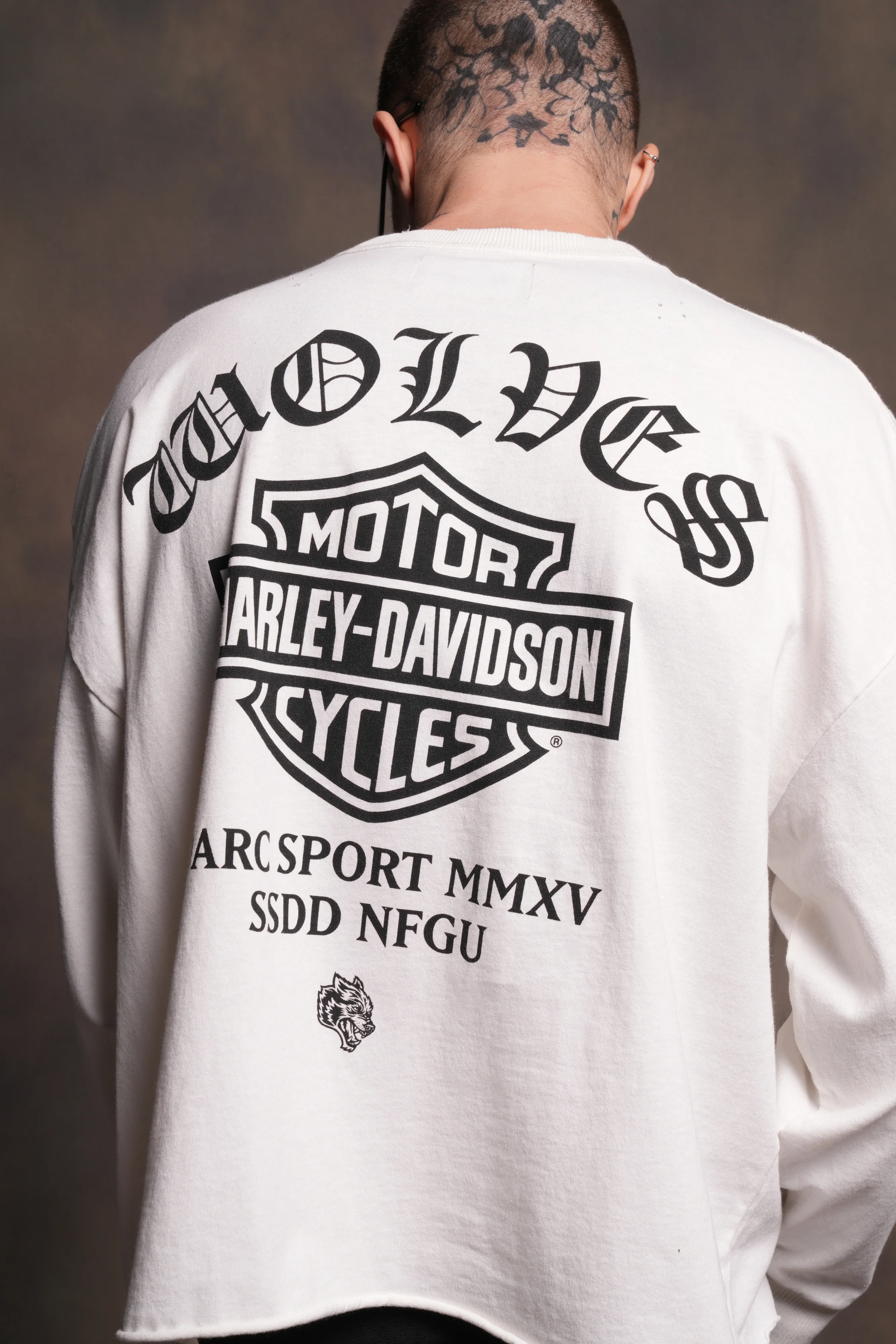 Harley-Davidson Wolves Distressed Grunge "Box Cut" L/S Tee in Cream - Image 8