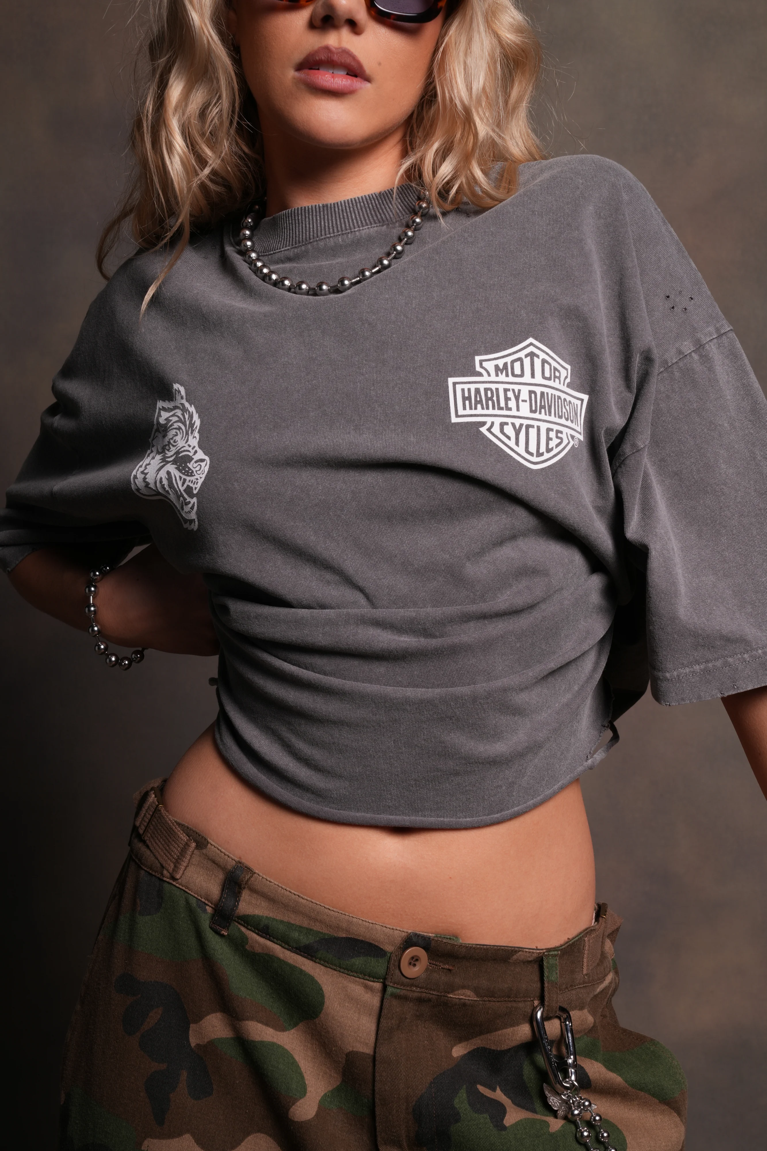 Harley-Davidson Wolves Distressed Grunge "Box Cut" Tee in Slate Gray - Image 11