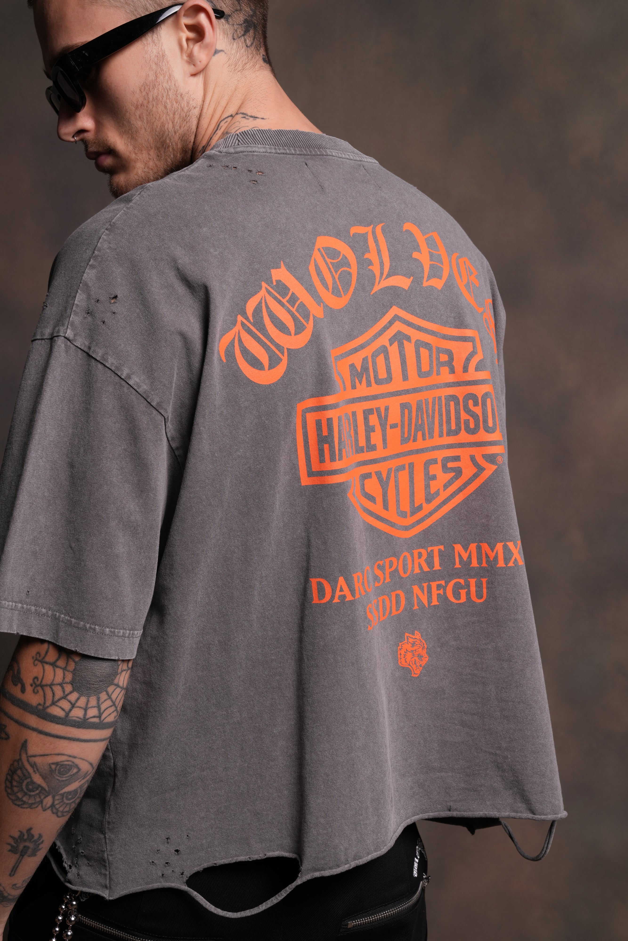 Harley-Davidson Wolves Distressed Grunge "Box Cut" Tee in Slate Gray - Image 6