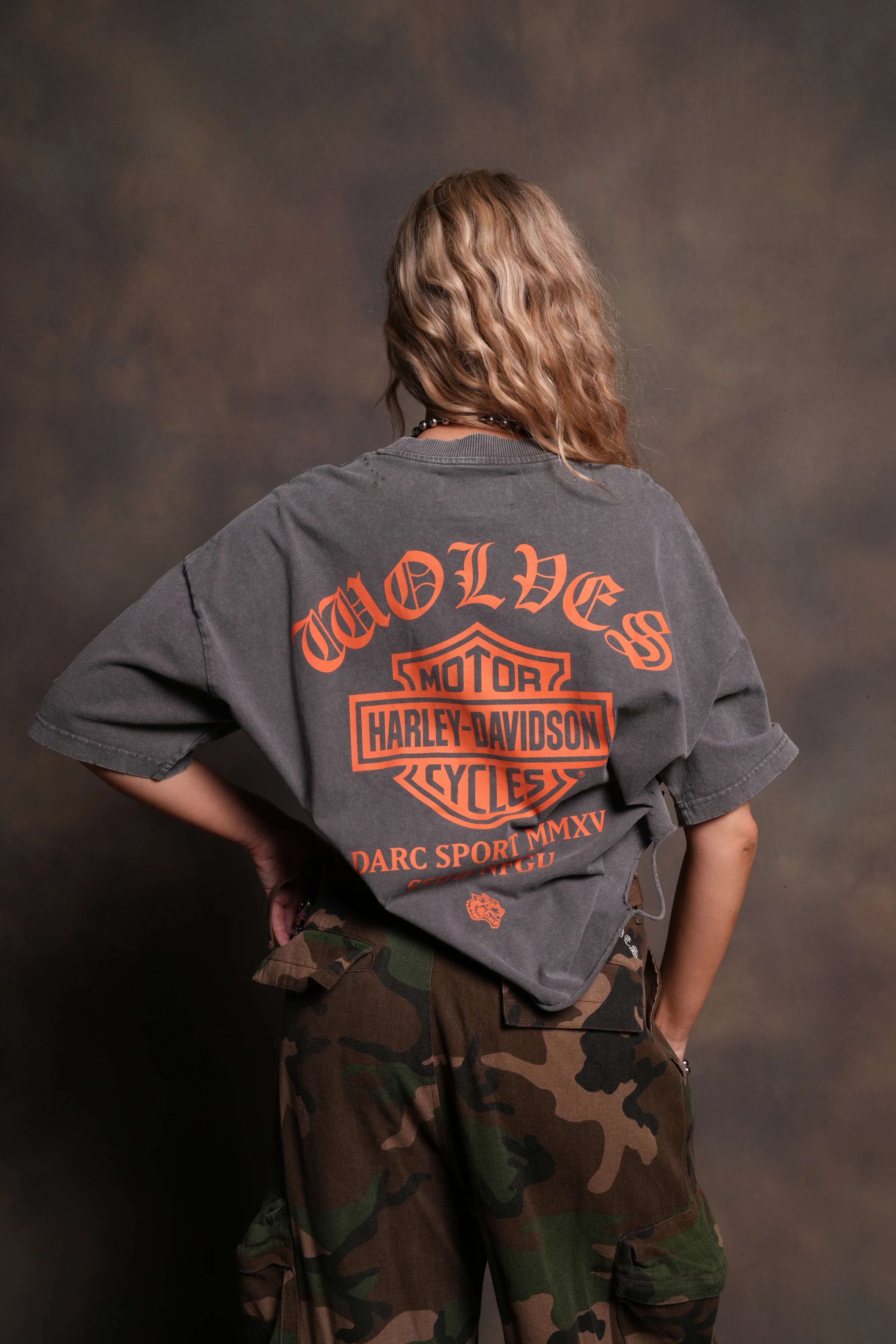 Harley-Davidson Wolves Distressed Grunge "Box Cut" Tee in Slate Gray - Image 8