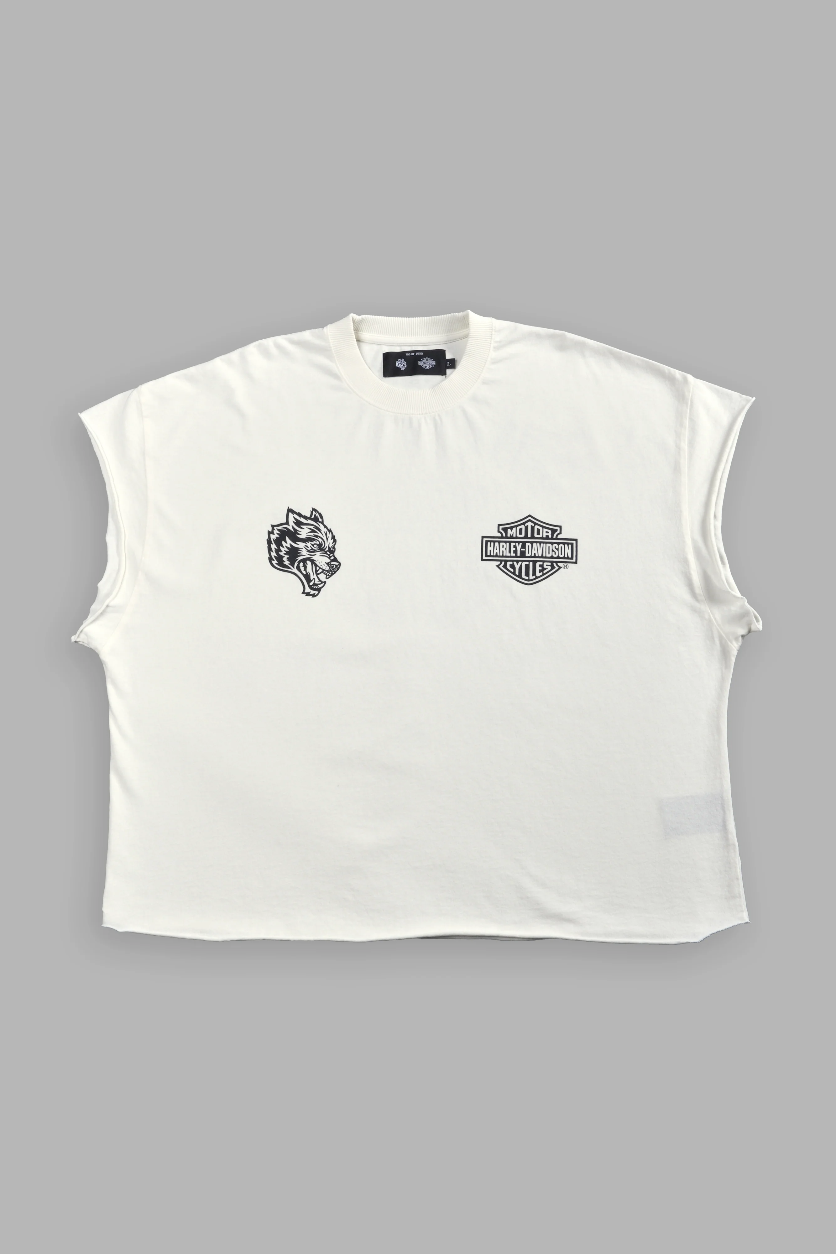 Harley-Davidson Wolves Grunge Cut-Off Tee in Cream - Image 3