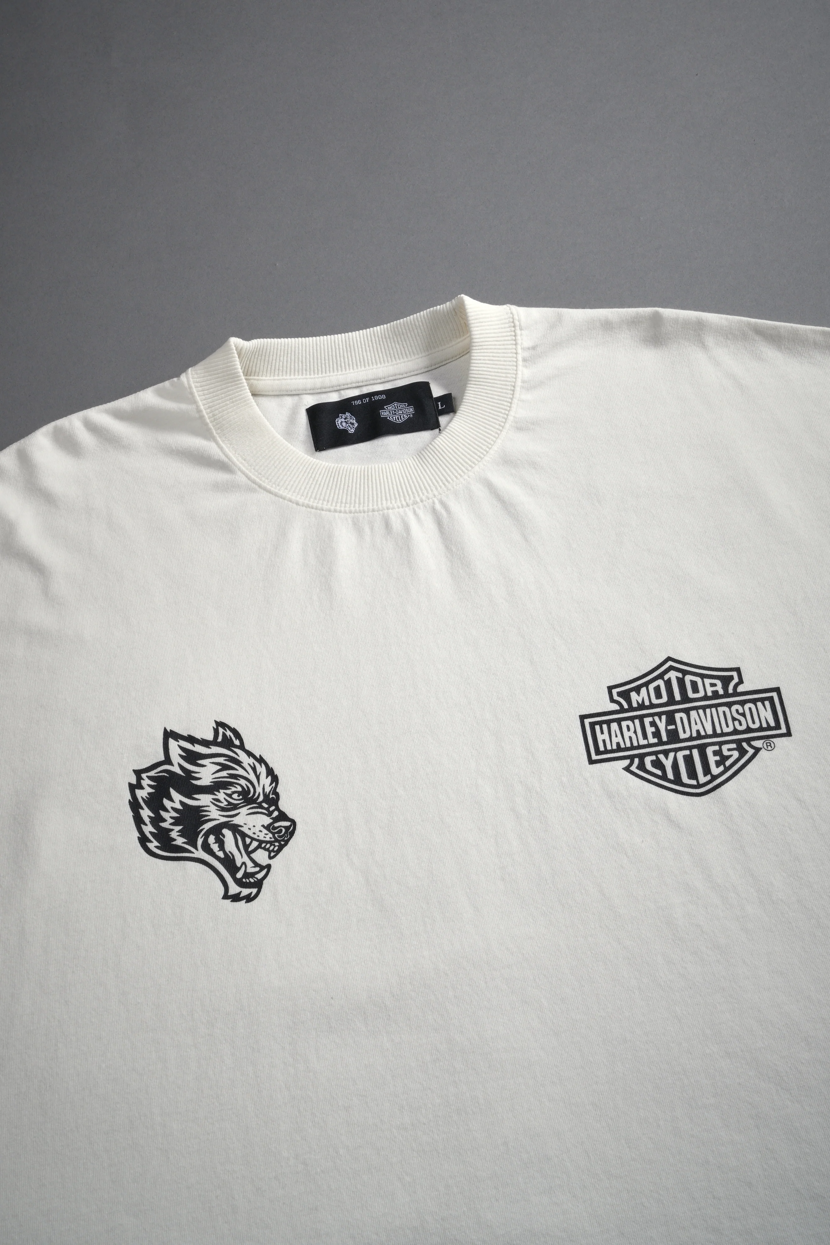 Harley-Davidson Wolves Grunge Cut-Off Tee in Cream - Image 9