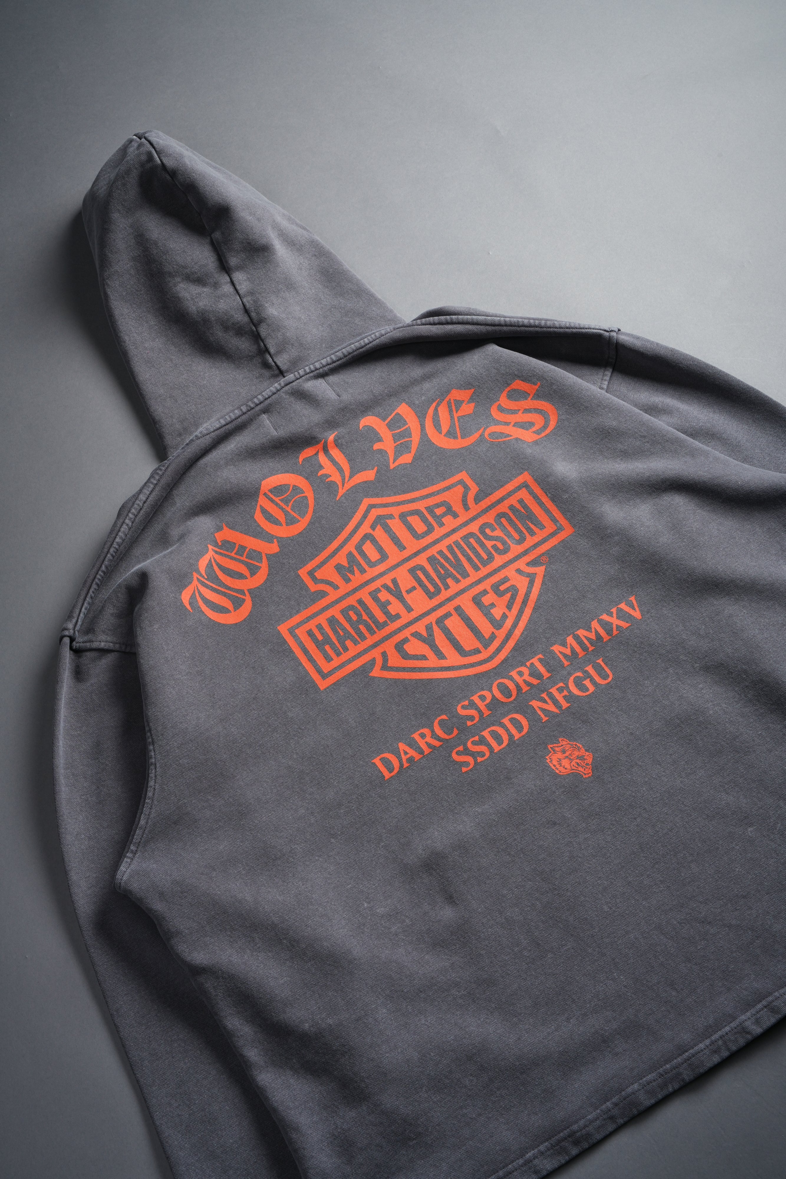 Harley-Davidson Wolves "Moaty" Hoodie in Slate Gray - Image 16