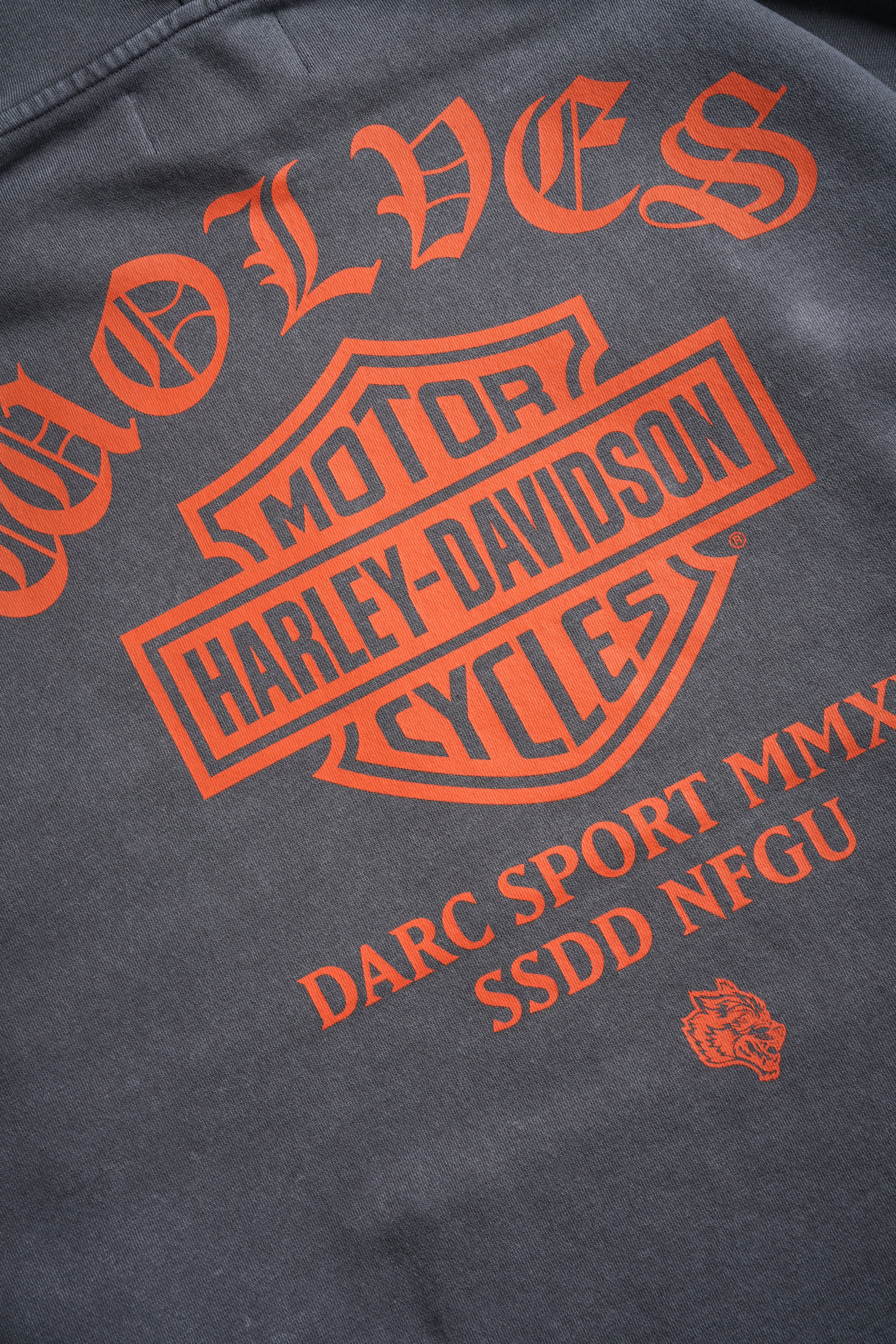 Harley-Davidson Wolves "Moaty" Hoodie in Slate Gray - Image 17
