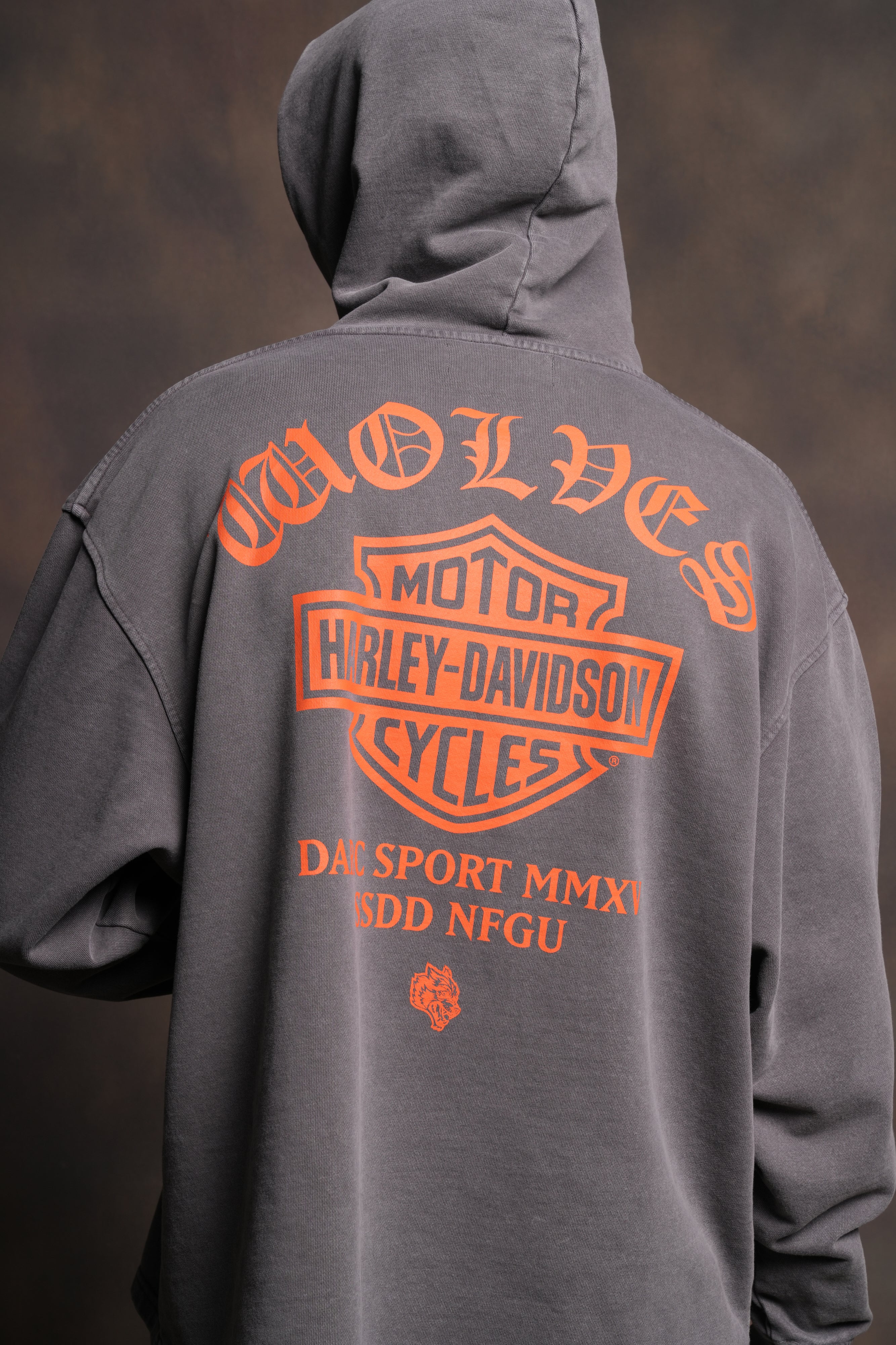 Harley-Davidson Wolves "Moaty" Hoodie in Slate Gray - Image 8