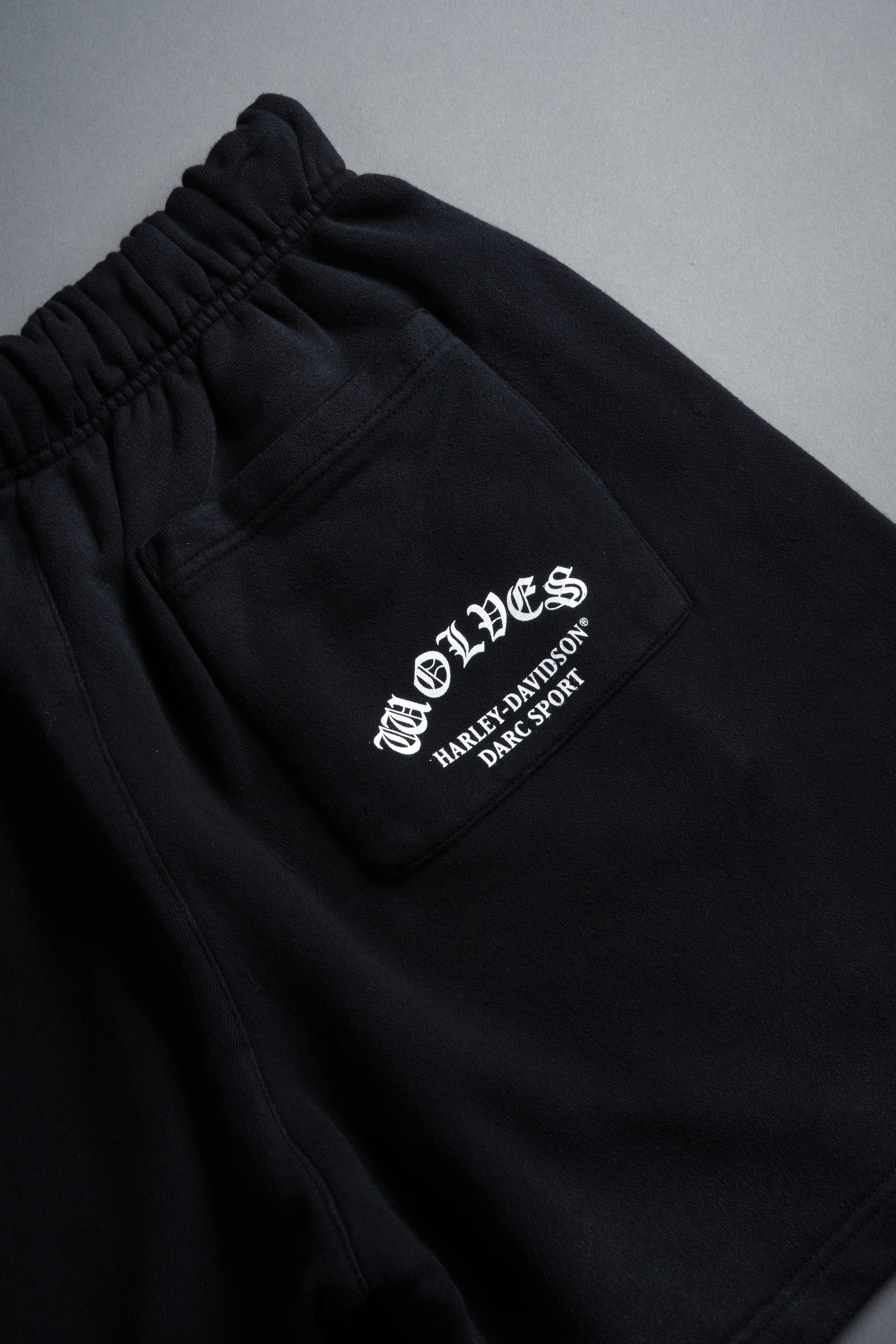 Harley-Davidson Wolves Oversized Post Lounge Sweat Shorts V2 in Black Drift Wash - Image 13