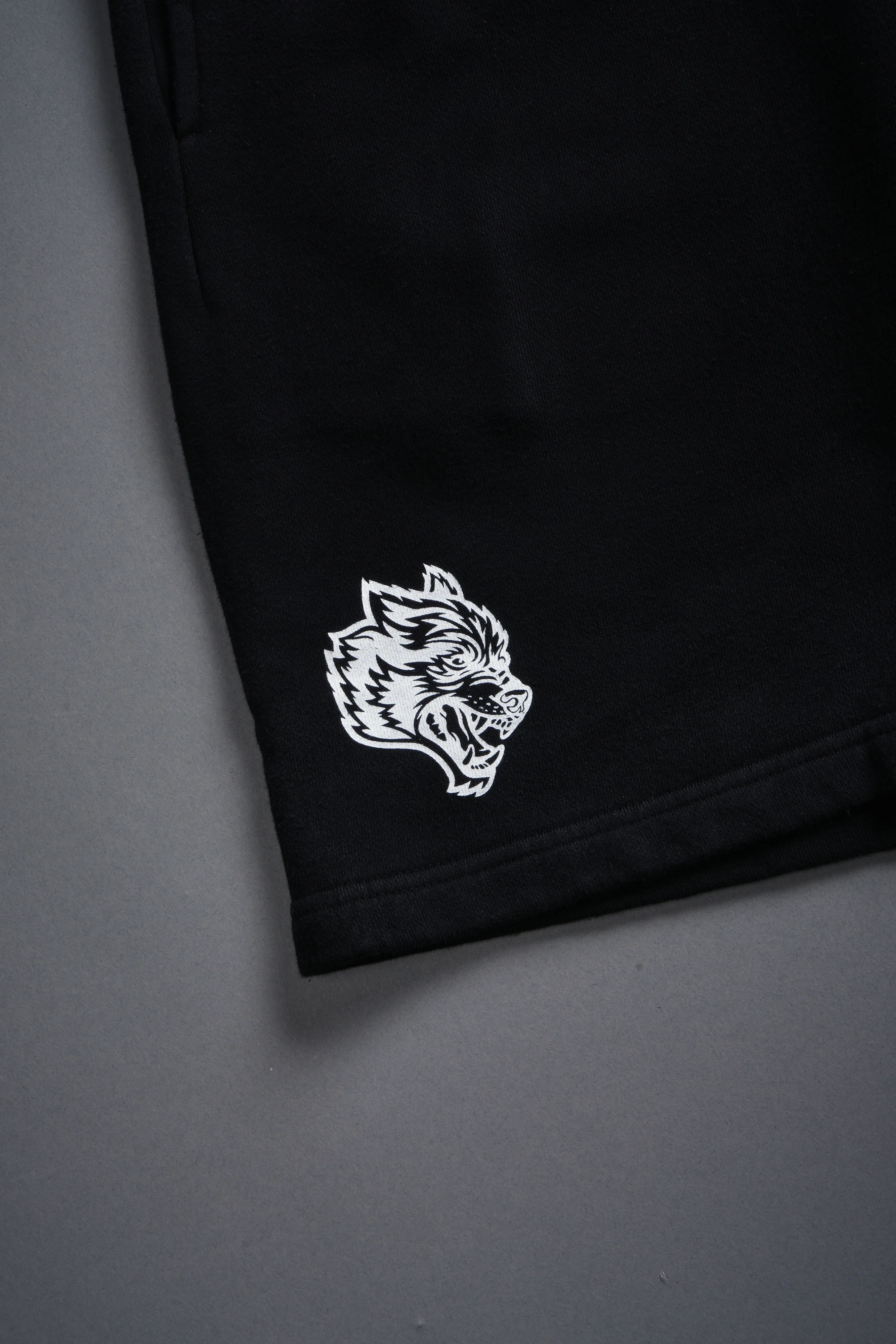 Harley-Davidson Wolves Oversized Post Lounge Sweat Shorts V2 in Black Drift Wash - Image 8