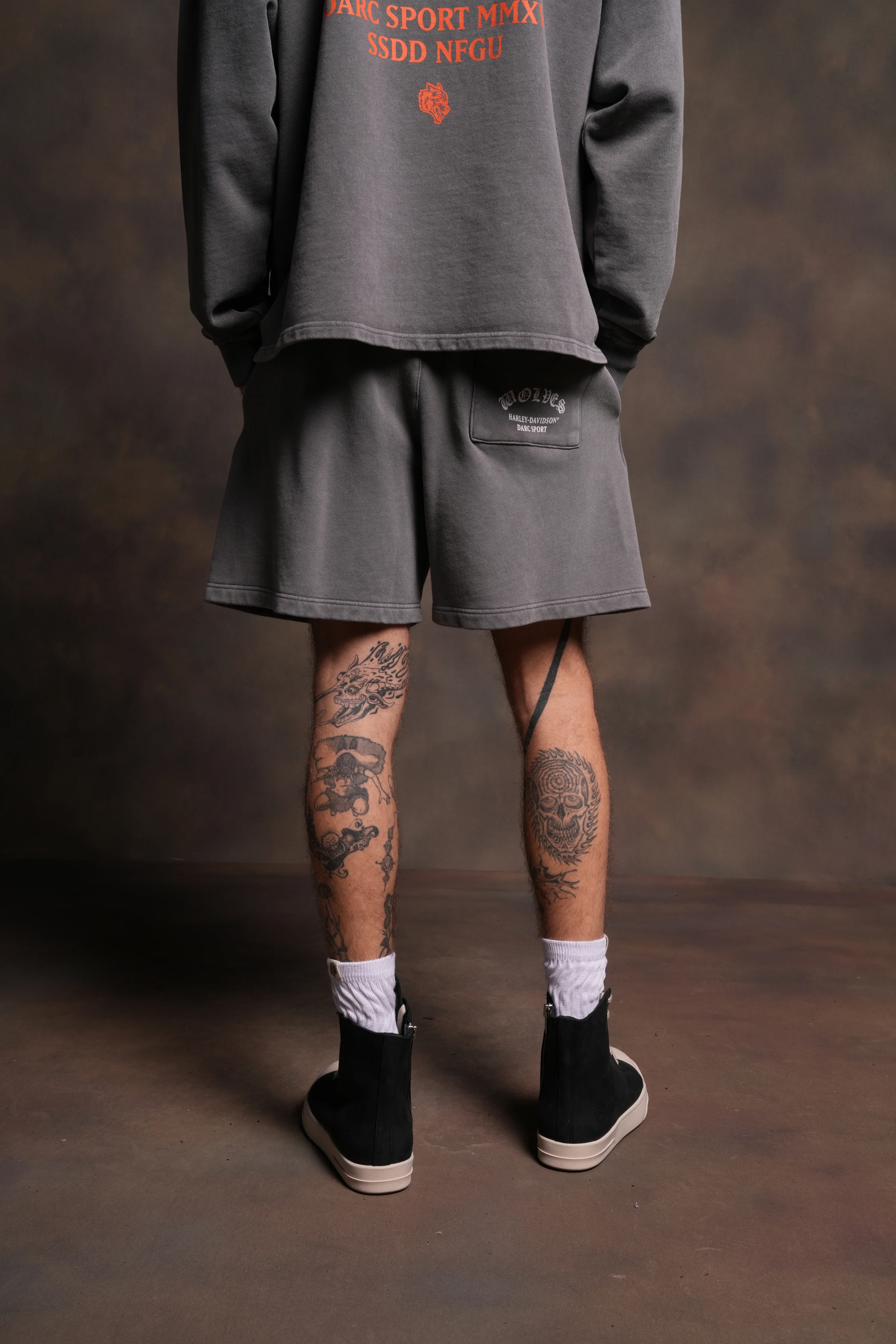 Harley-Davidson Wolves Oversized Post Lounge Sweat Shorts V2 in Slate Gray - Image 5