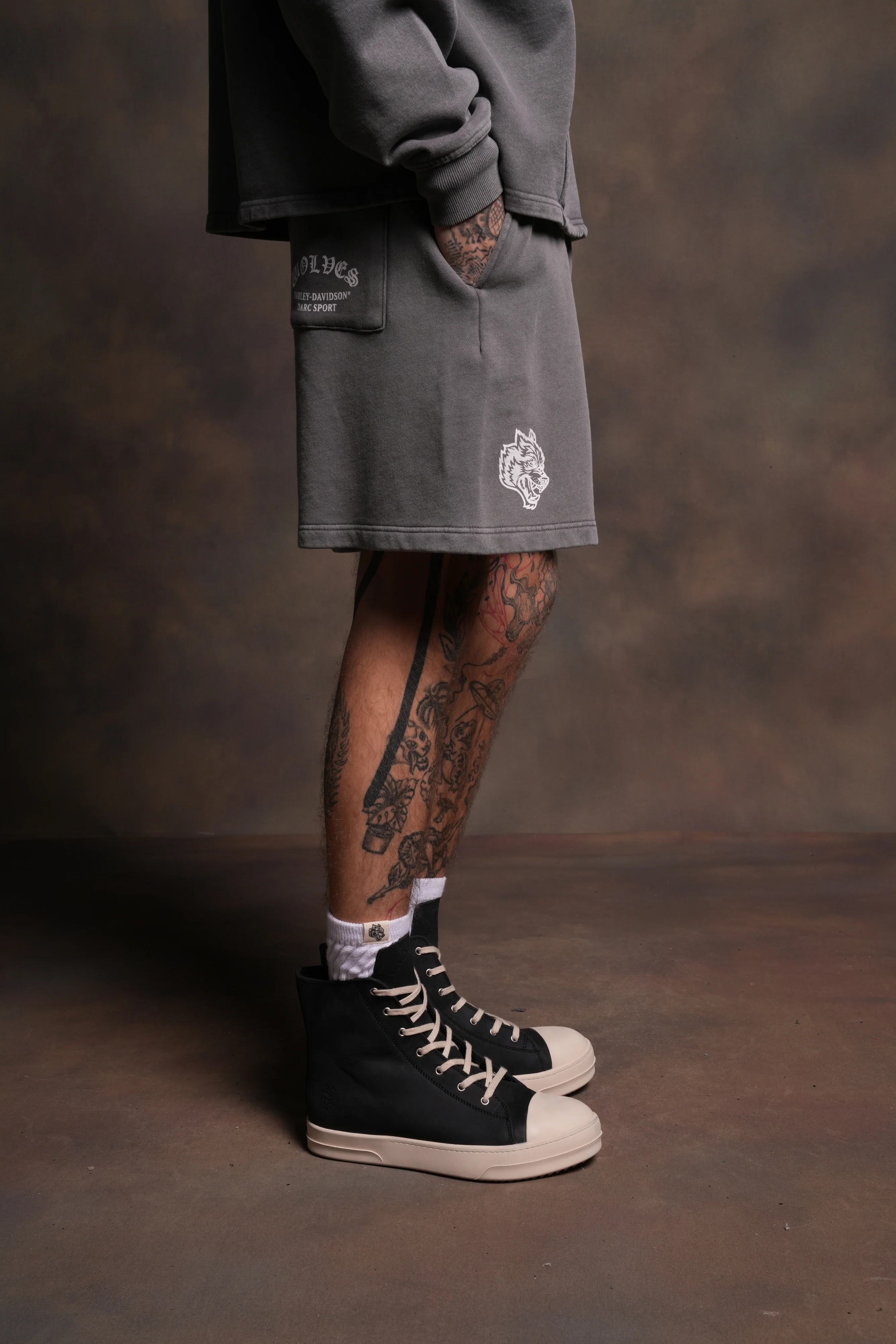 Harley-Davidson Wolves Oversized Post Lounge Sweat Shorts V2 in Slate Gray - Image 6