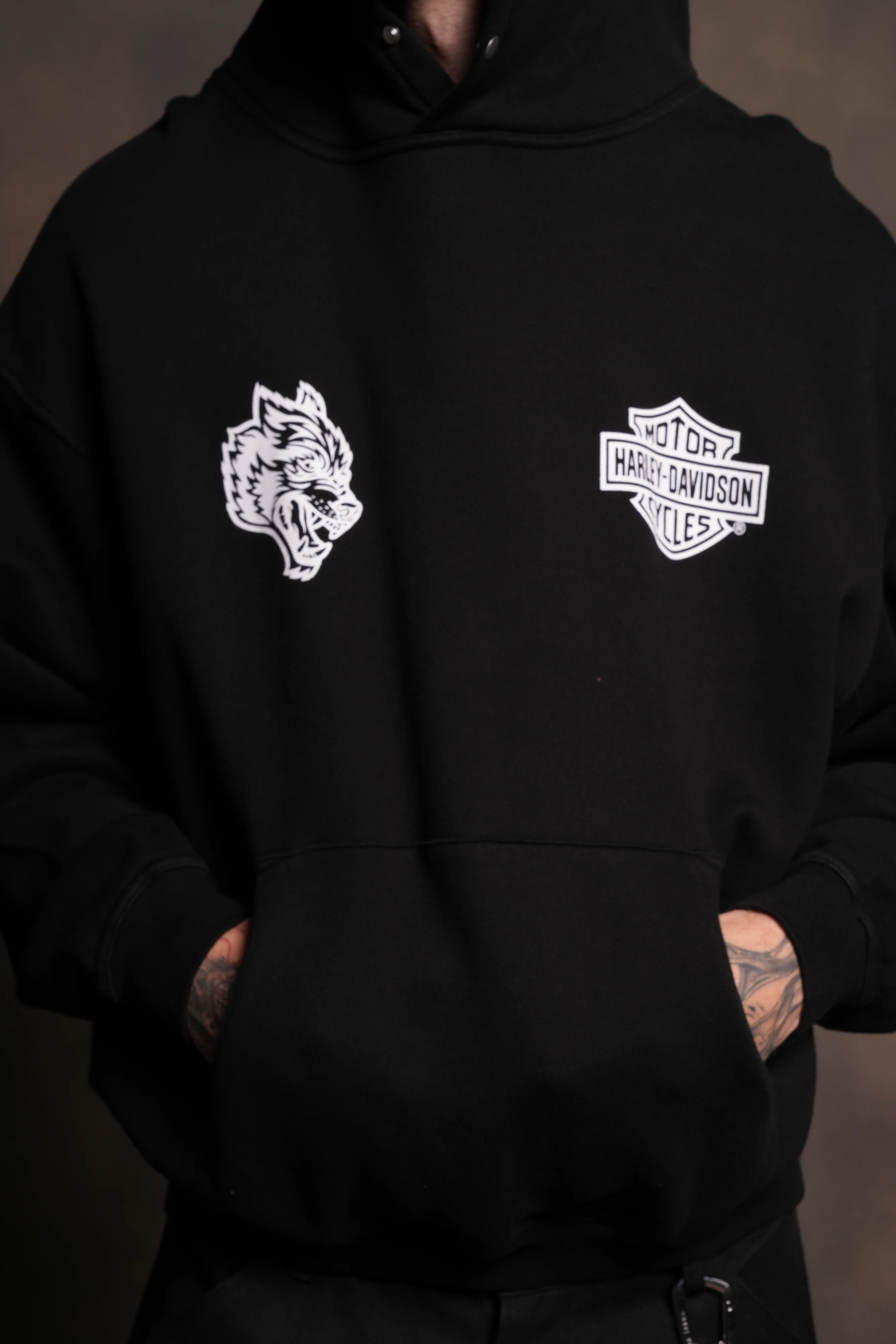 Harley-Davidson Wolves "Pierce" Hoodie in Black - Image 7