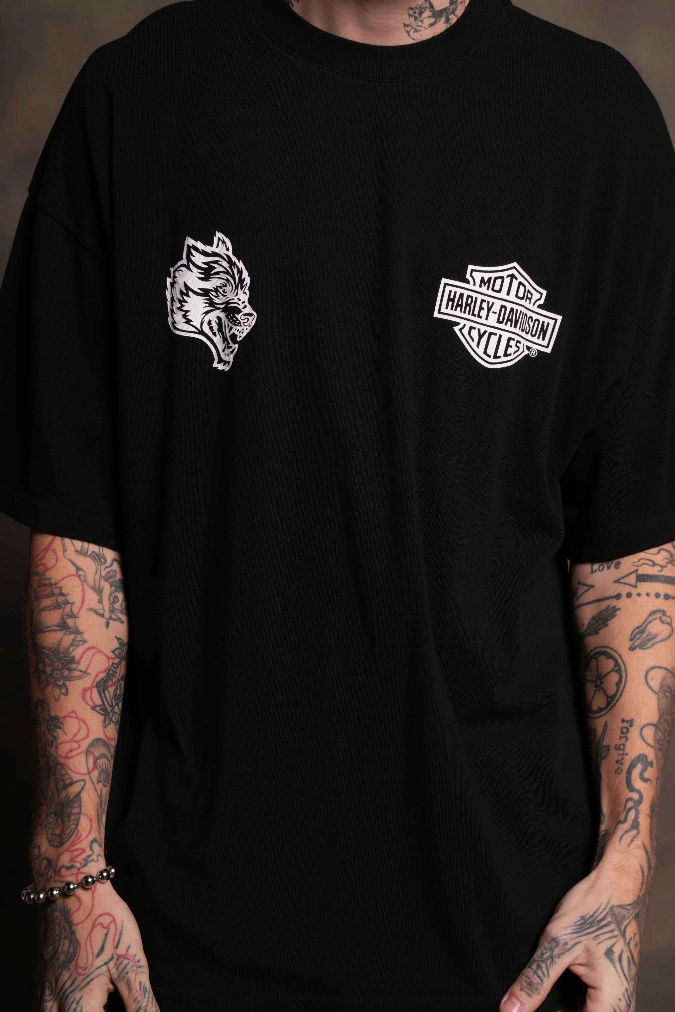 Harley-Davidson Wolves "Premium" Oversized Tee in Black - Image 5