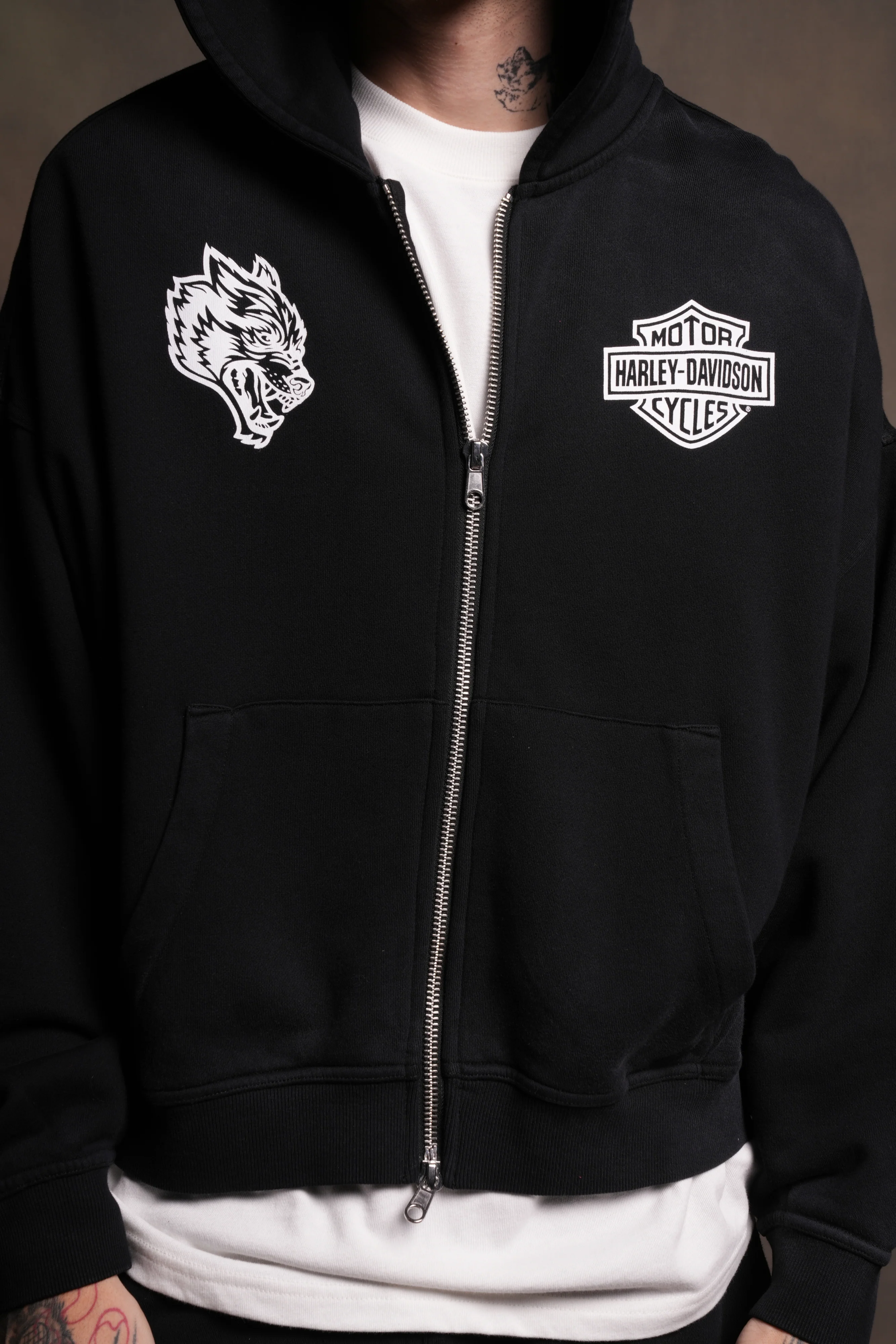 Harley-Davidson Wolves Vex Double Zip Hoodie in Black Drift Wash - Image 7