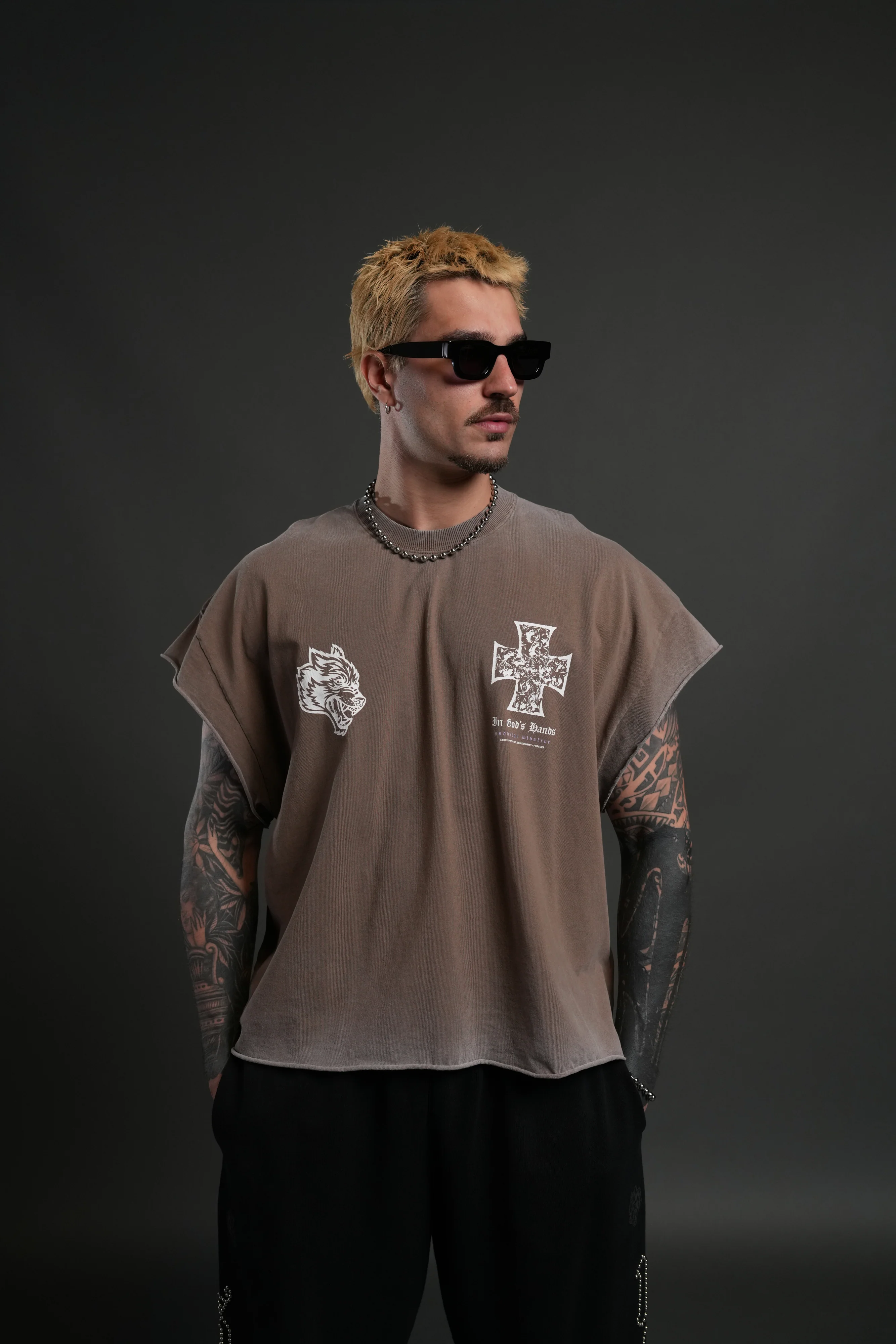 Iron Wolf Pack Grunge Cut-Off Tee in Mojave Brown - Image 2