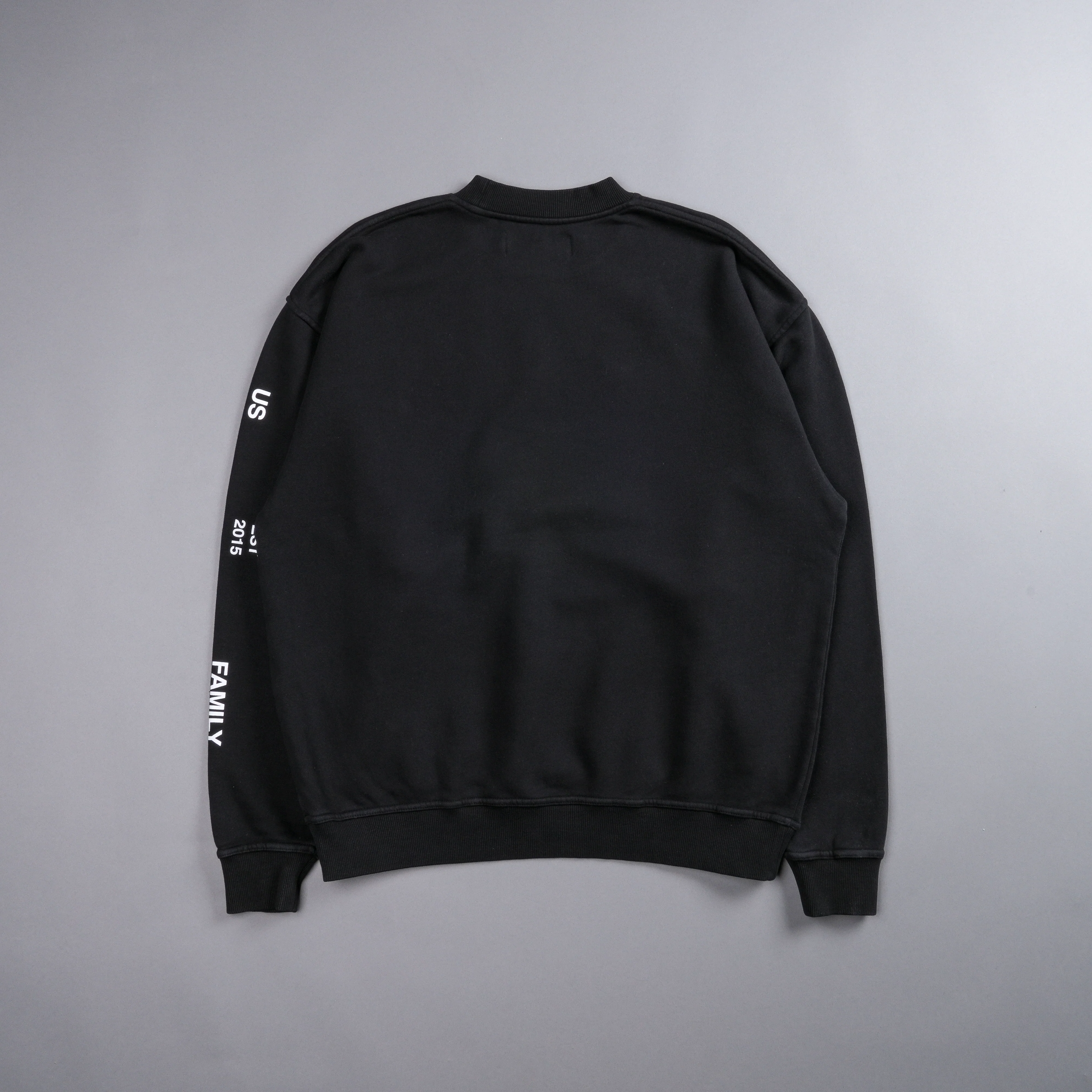 Live Fast V2 She London Crewneck in Black - Image 5