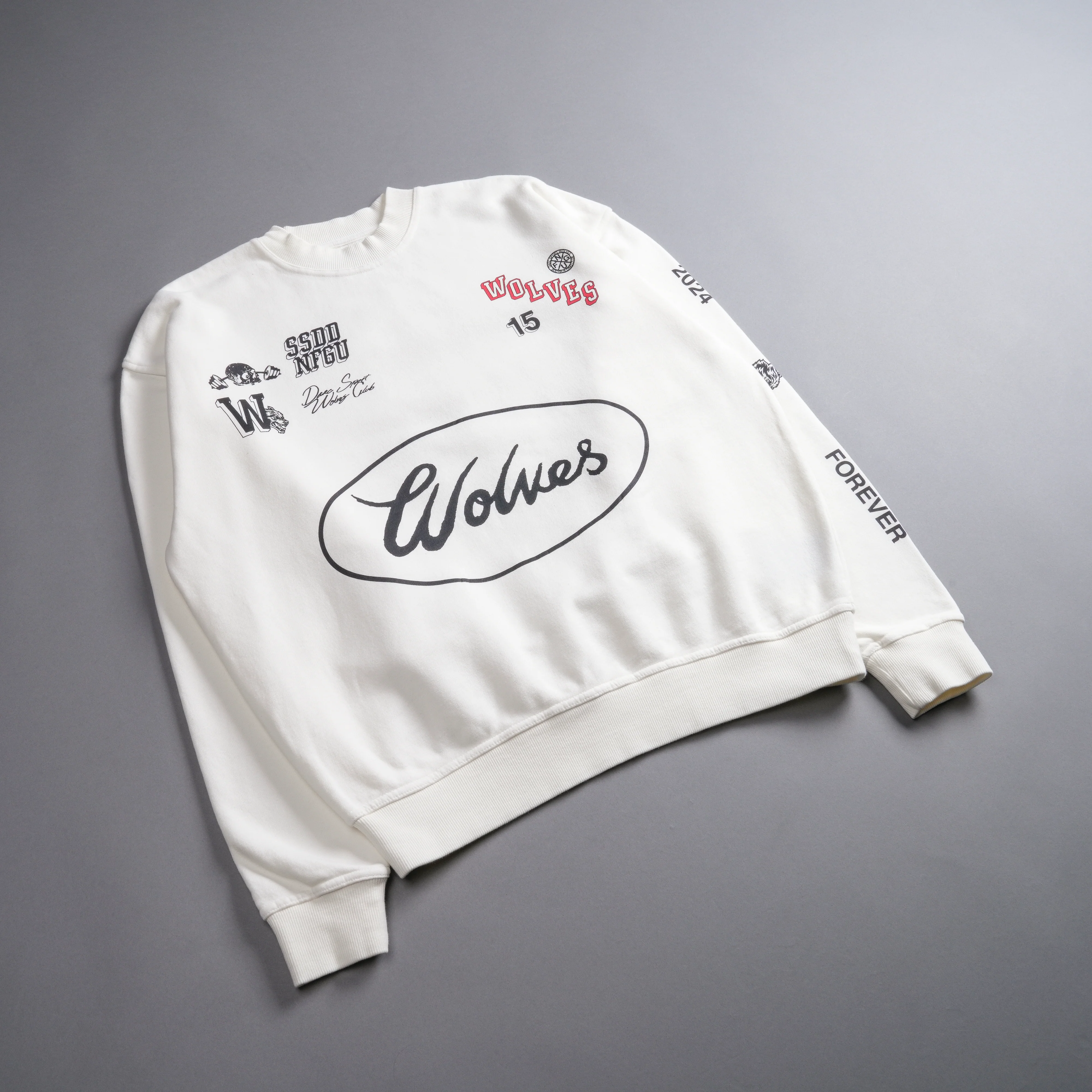 Live Fast V2 She London Crewneck in Cream - Image 10