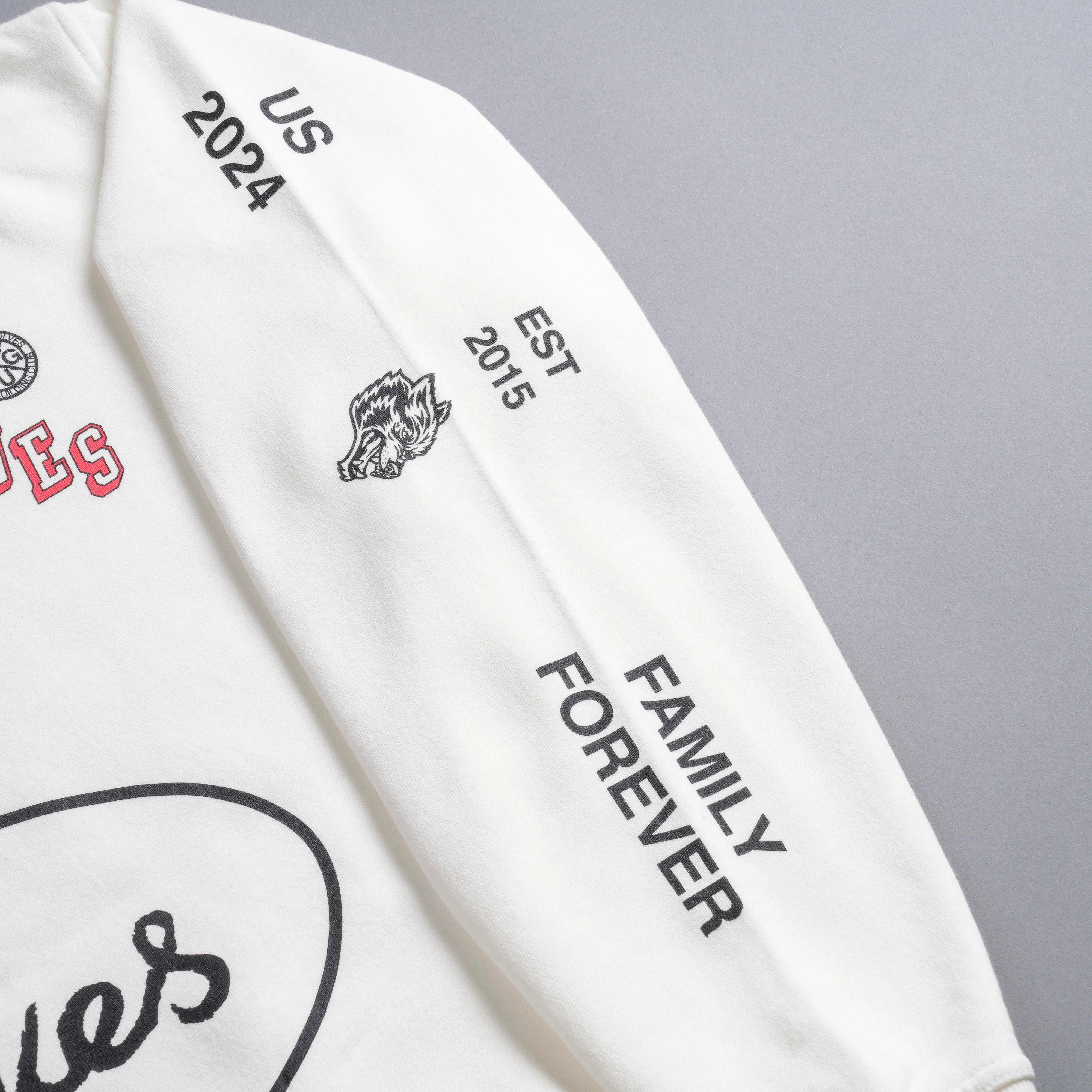 Live Fast V2 She London Crewneck in Cream - Image 8