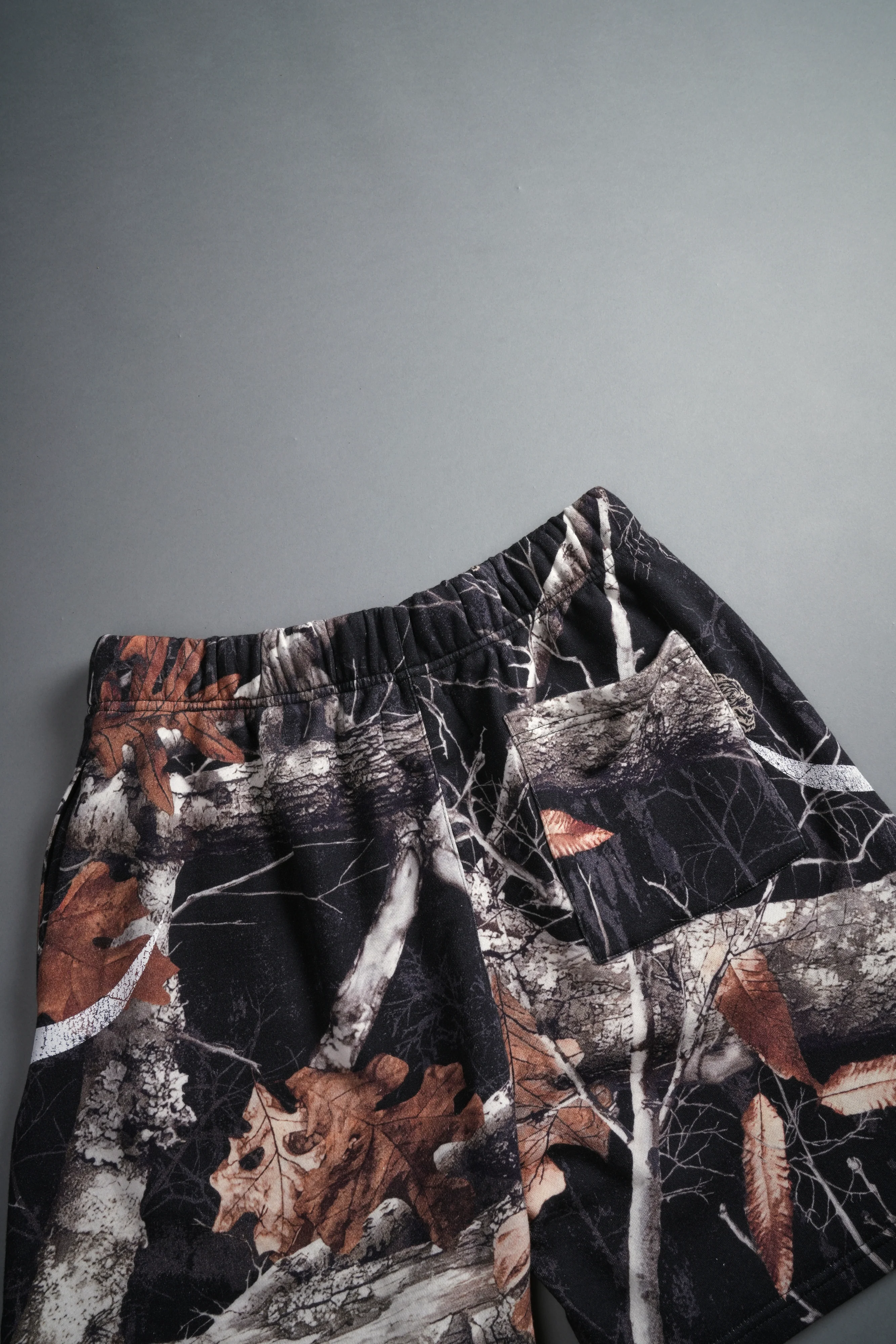 Mempo Oversized Post Lounge Sweat Shorts in Darc Woodland Camo - Image 10