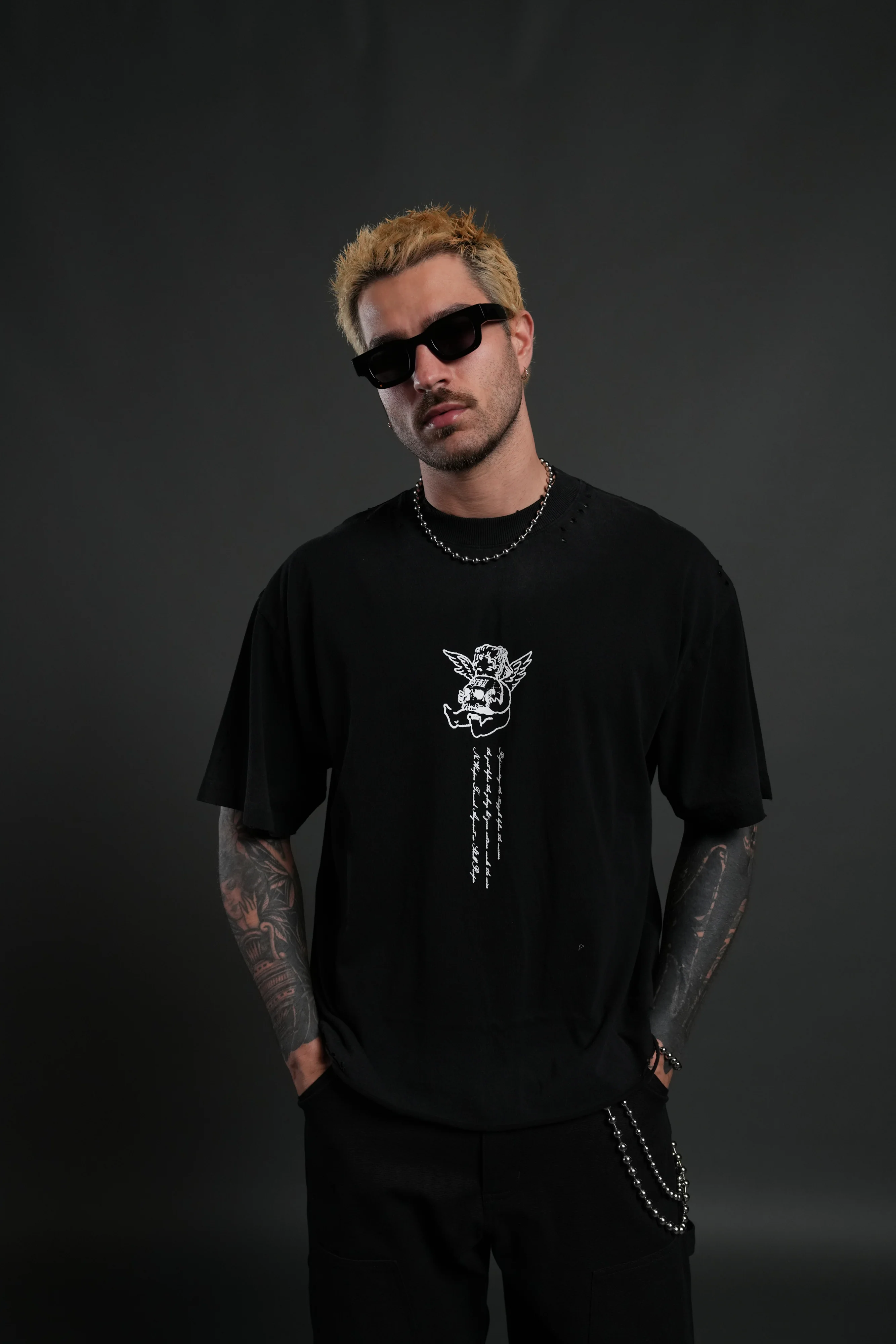 Mi Corazon Distressed Grunge Tee in Black Drift Wash - Image 2