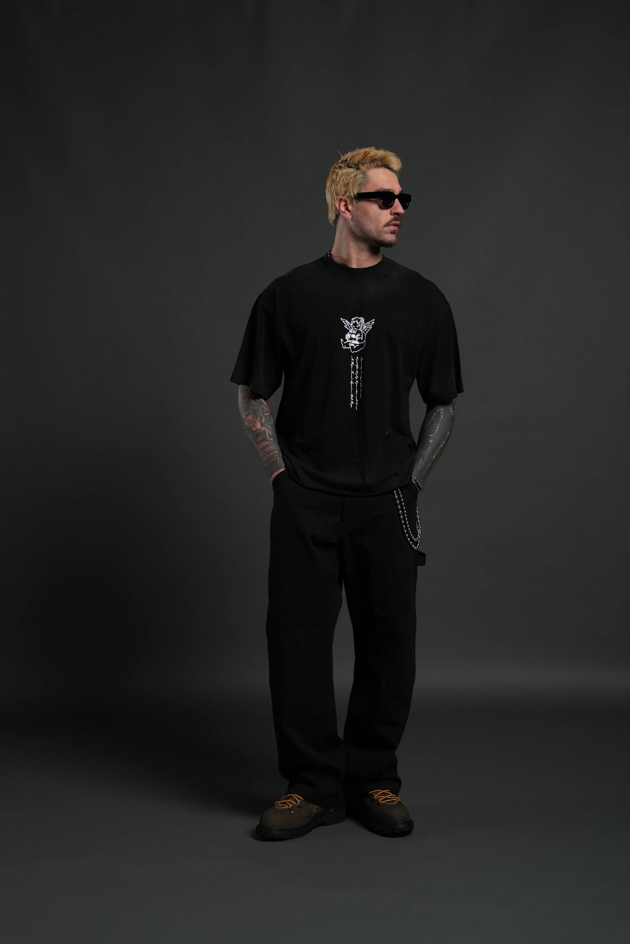 Mi Corazon Distressed Grunge Tee in Black Drift Wash - Image 5