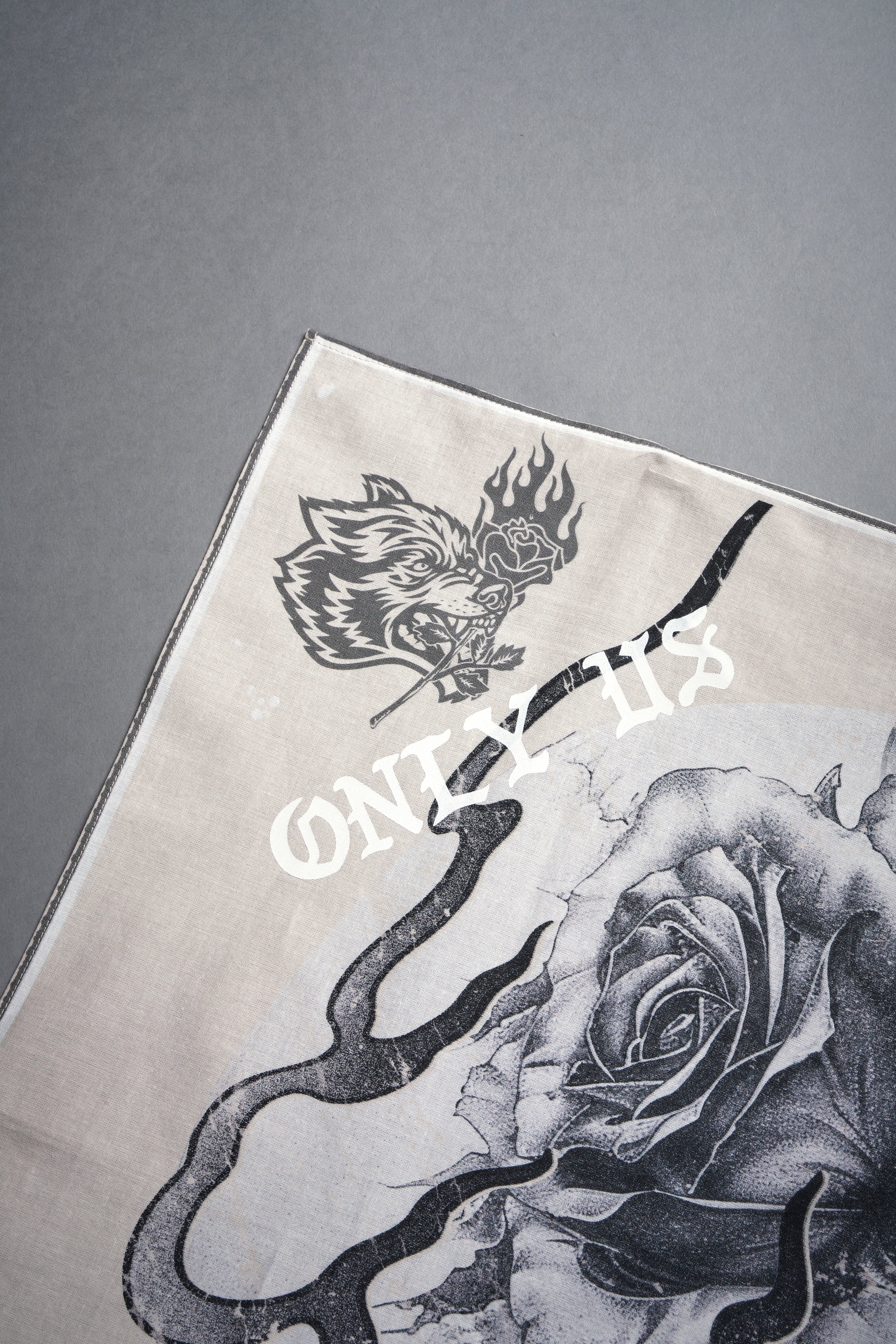 Mori Among Roses Bandana in Cream - Image 4